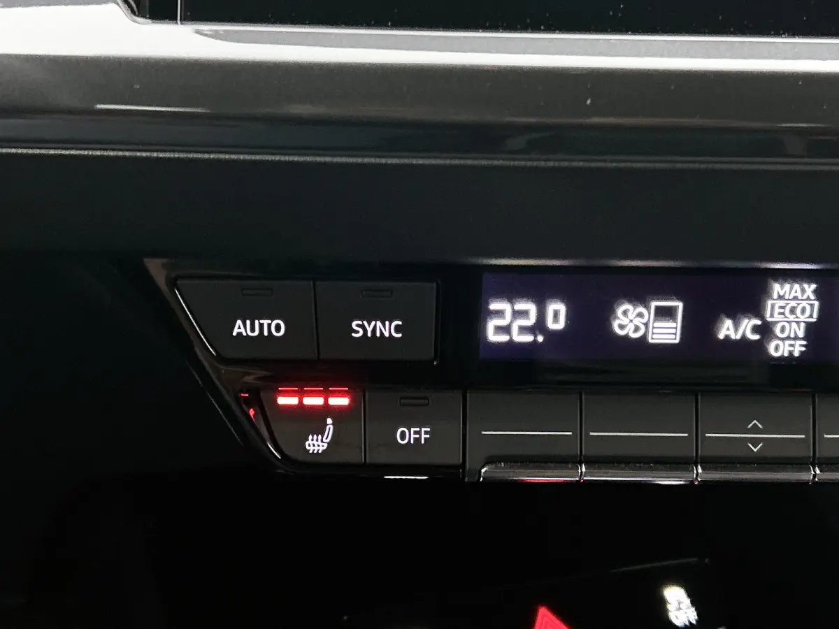 50 SOH 90% Quattro Launch edition S-Line Competition 220KW / 77 kWh / Warmtepomp / Panoramadak / Leder-sport / Sonos Sound / Pdc+Camera / Apk 02-2028