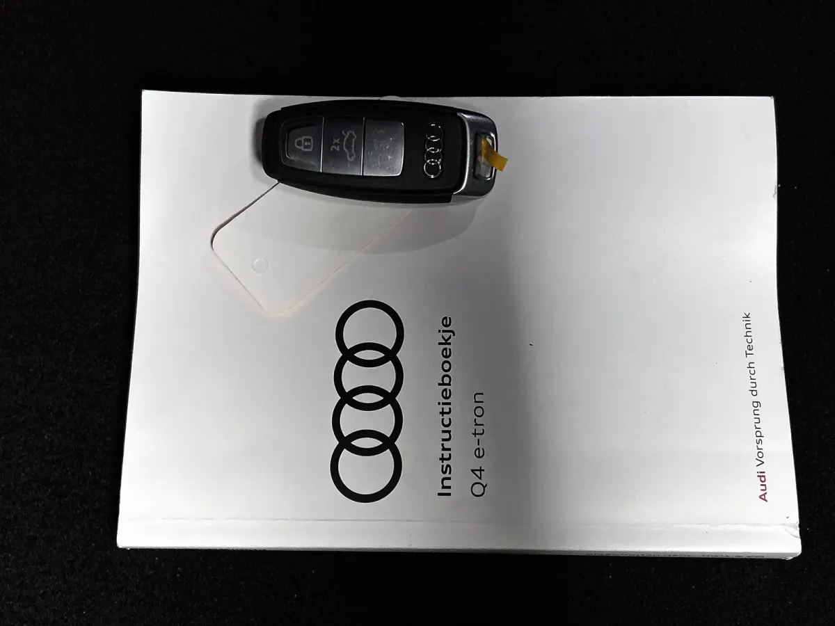 50 SOH 90% Quattro Launch edition S-Line Competition 220KW / 77 kWh / Warmtepomp / Panoramadak / Leder-sport / Sonos Sound / Pdc+Camera / Apk 02-2028