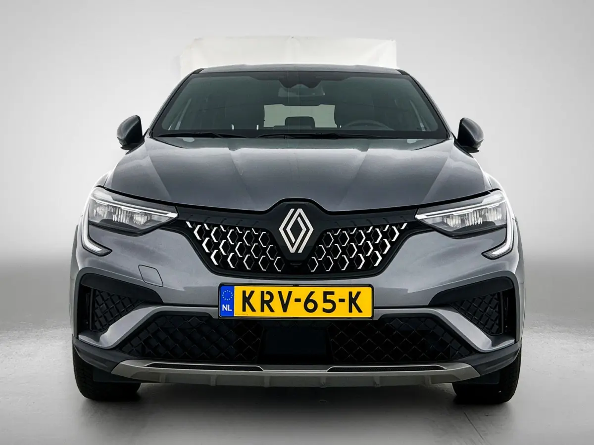 1.6 E-Tech full hybrid 145 techno Automaat / Cruise-ctr. / Airco-ecc / navigatie / Parkeer camera / Apk 05-2028