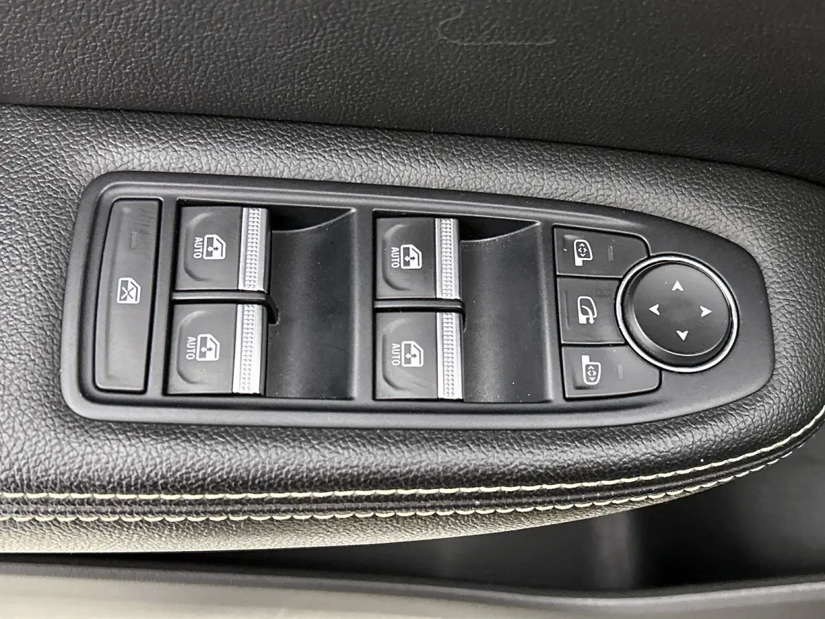 1.6 E-Tech full hybrid 145 techno Automaat / Cruise-ctr. / Airco-ecc / navigatie / Parkeer camera / Apk 05-2028
