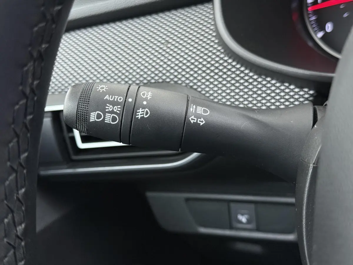 TCe 110pk Expression | 7 persoons | 1ste eigenaar | Parkeersensoren | AppleCarPlay/Android | Airco