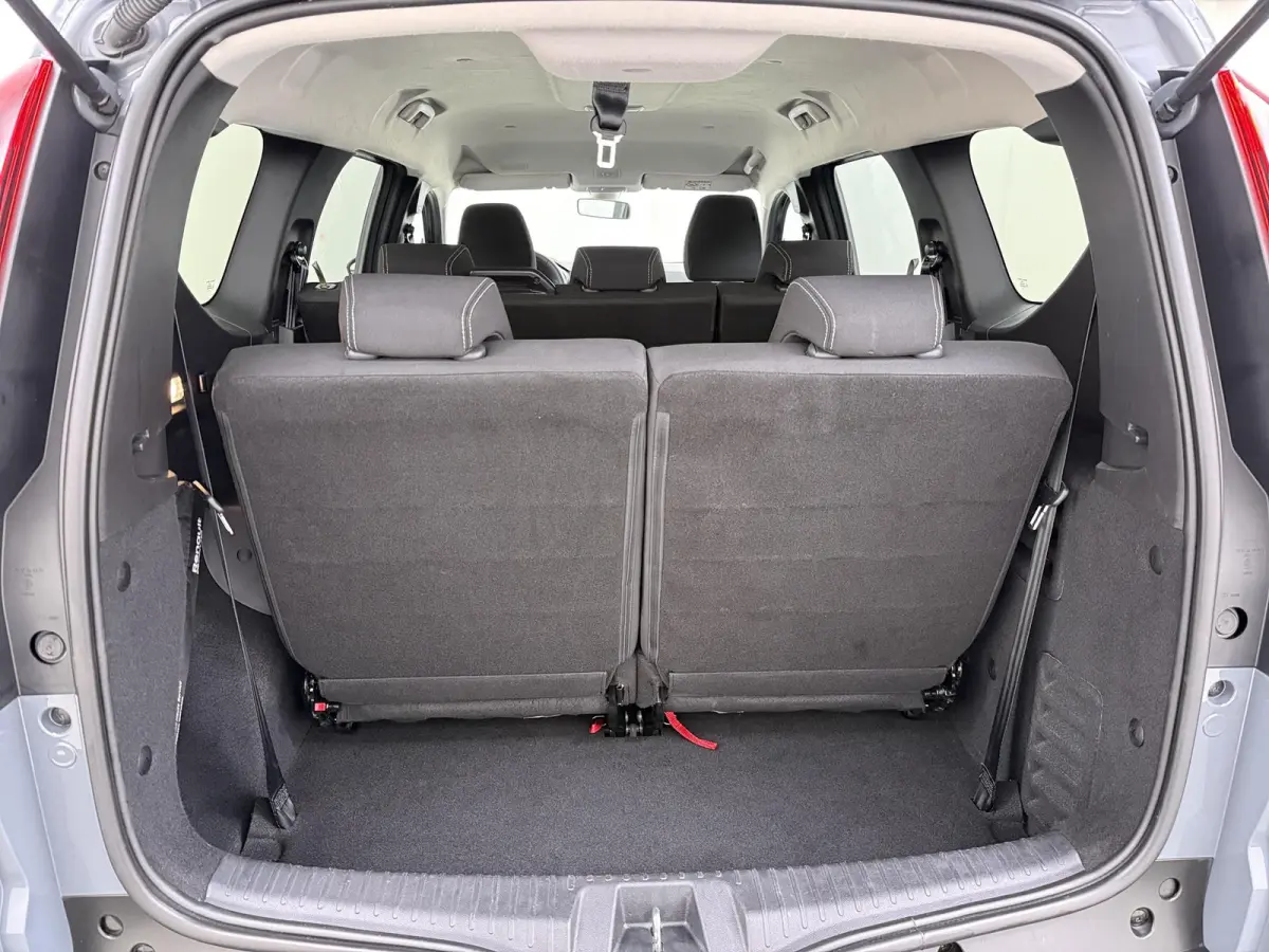 TCe 110pk Expression | 7 persoons | 1ste eigenaar | Parkeersensoren | AppleCarPlay/Android | Airco