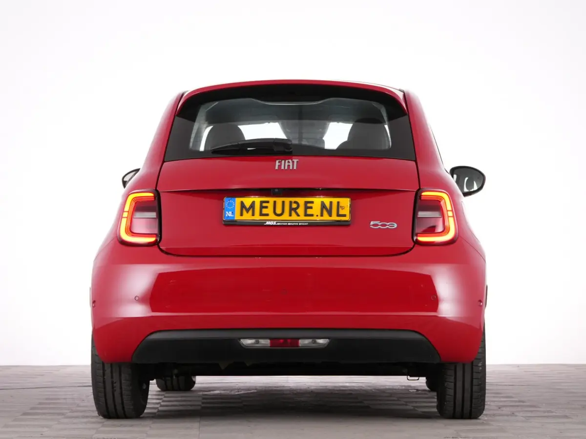 Urban Plus 24 kWh | CAMERA | CARPLAY | Stoelverwarming | PDC | SOH: 95,3% | !