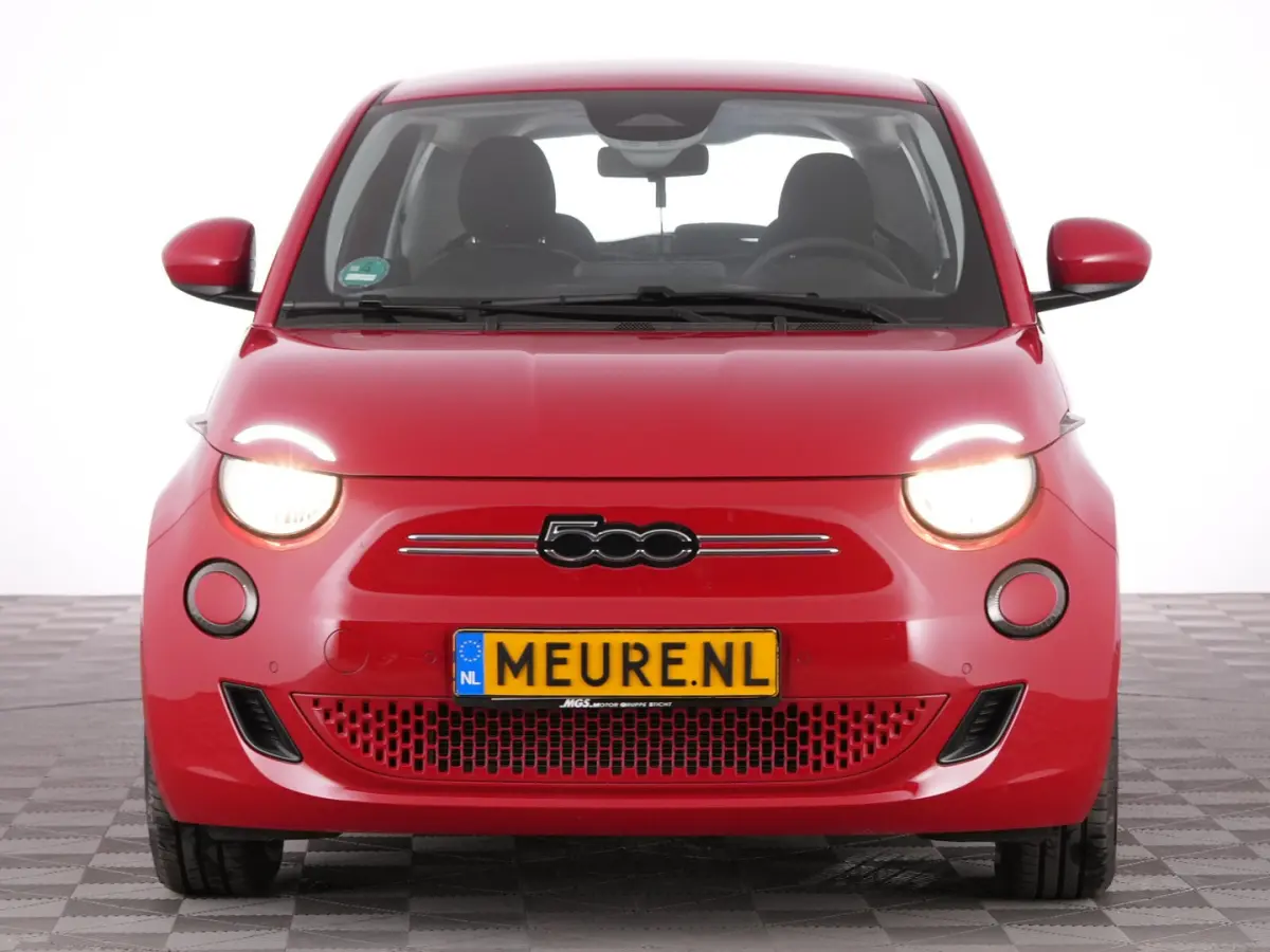 Urban Plus 24 kWh | CAMERA | CARPLAY | Stoelverwarming | PDC | SOH: 95,3% | !