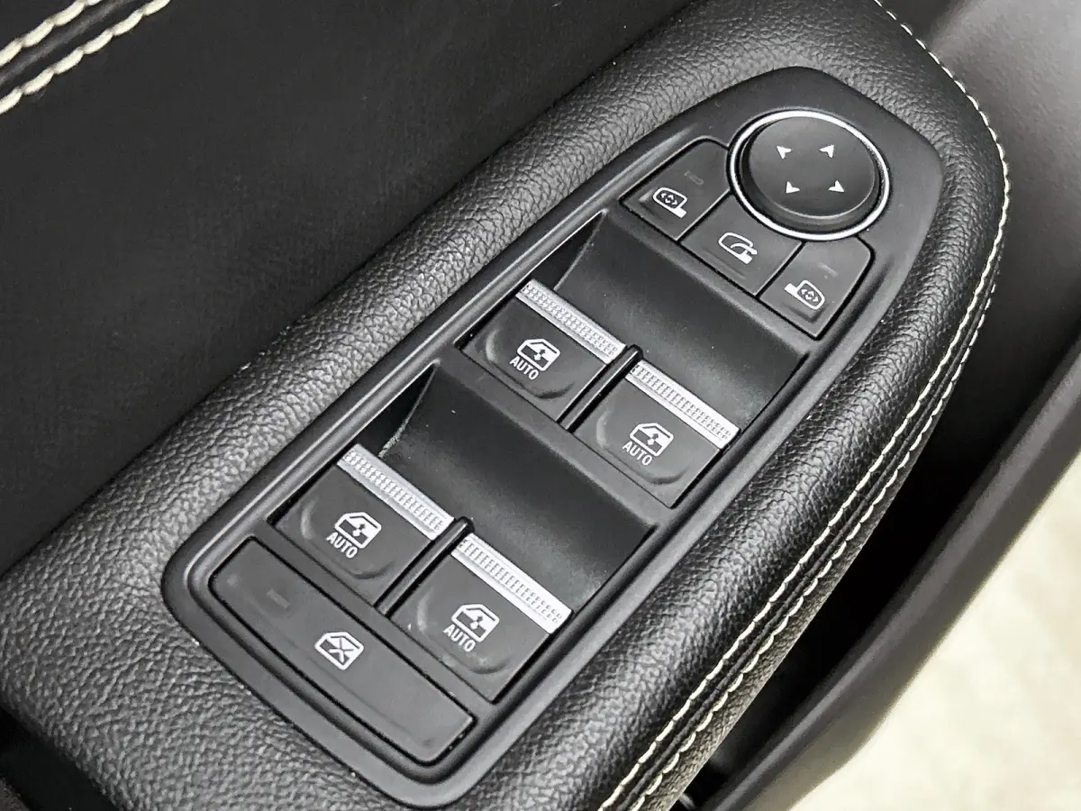 1.6 E-Tech full hybrid 145PK techno / Automaat / Navigatie / Pdc+Camera / Airco-ecc. / 1/2 Leder / Apk 06-2028