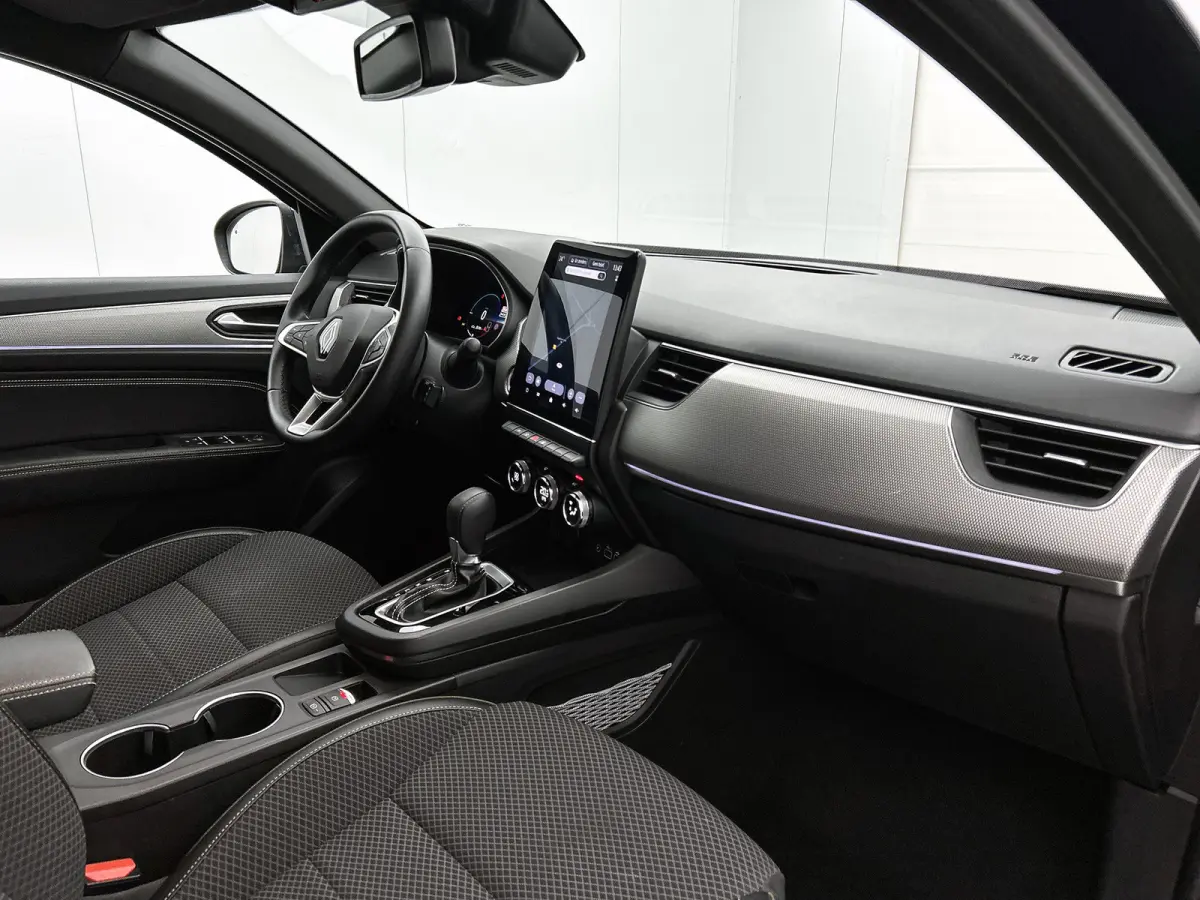 1.6 E-Tech full hybrid 145PK techno / Automaat / Navigatie / Pdc+Camera / Airco-ecc. / 1/2 Leder / Apk 06-2028