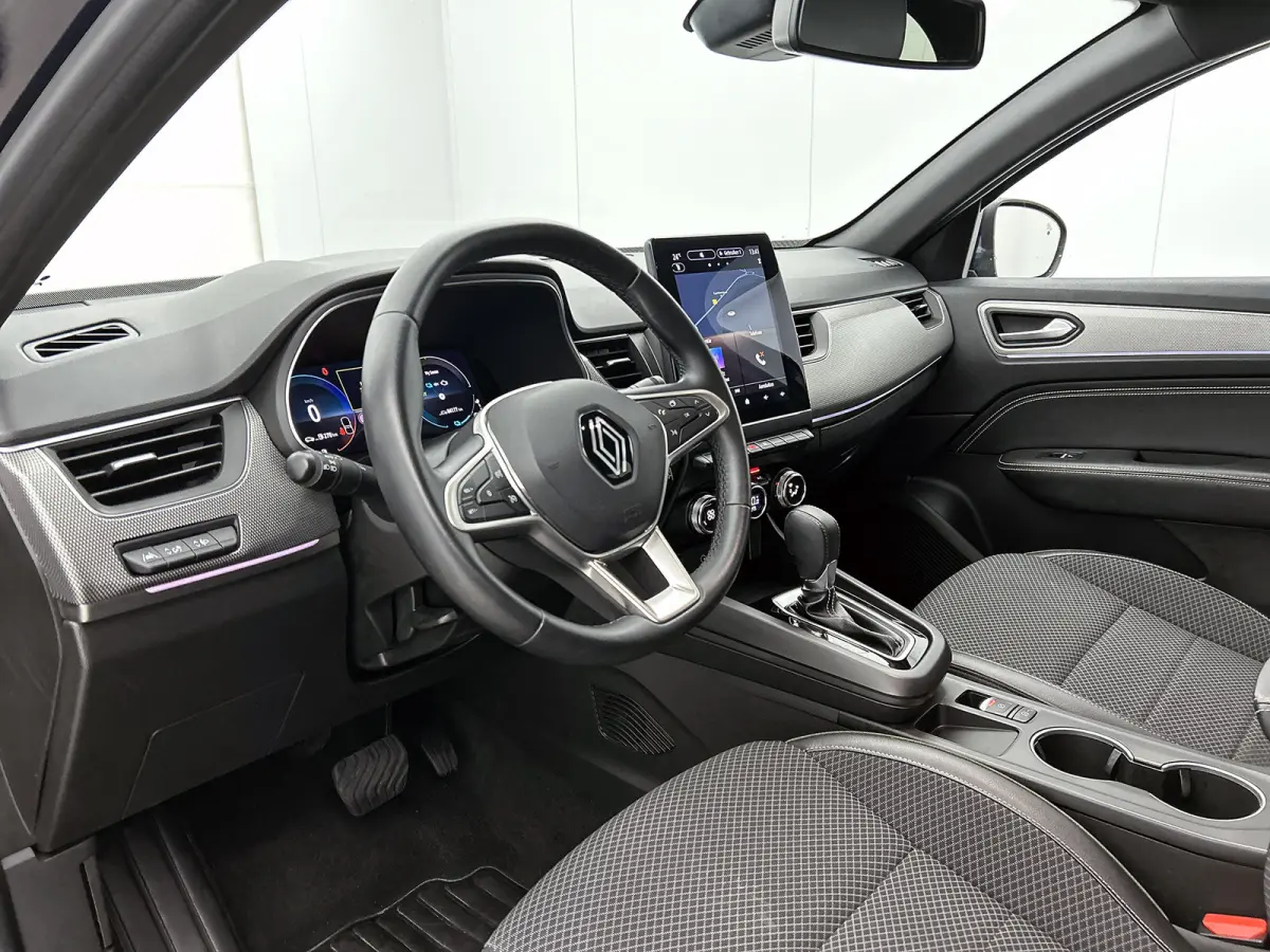 1.6 E-Tech full hybrid 145PK techno / Automaat / Navigatie / Pdc+Camera / Airco-ecc. / 1/2 Leder / Apk 06-2028