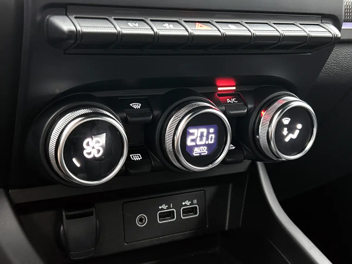 1.6 E-Tech full hybrid 145PK techno / Automaat / Navigatie / Pdc+Camera / Airco-ecc. / 1/2 Leder / Apk 06-2028