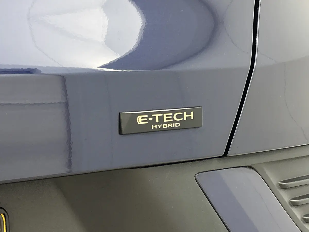 1.6 E-Tech full hybrid 145PK techno / Automaat / Navigatie / Pdc+Camera / Airco-ecc. / 1/2 Leder / Apk 06-2028