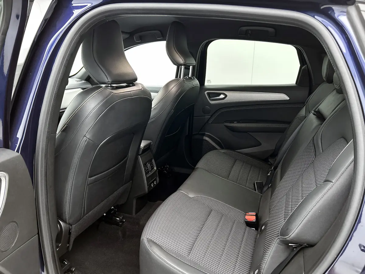1.6 E-Tech full hybrid 145PK techno / Automaat / Navigatie / Pdc+Camera / Airco-ecc. / 1/2 Leder / Apk 06-2028