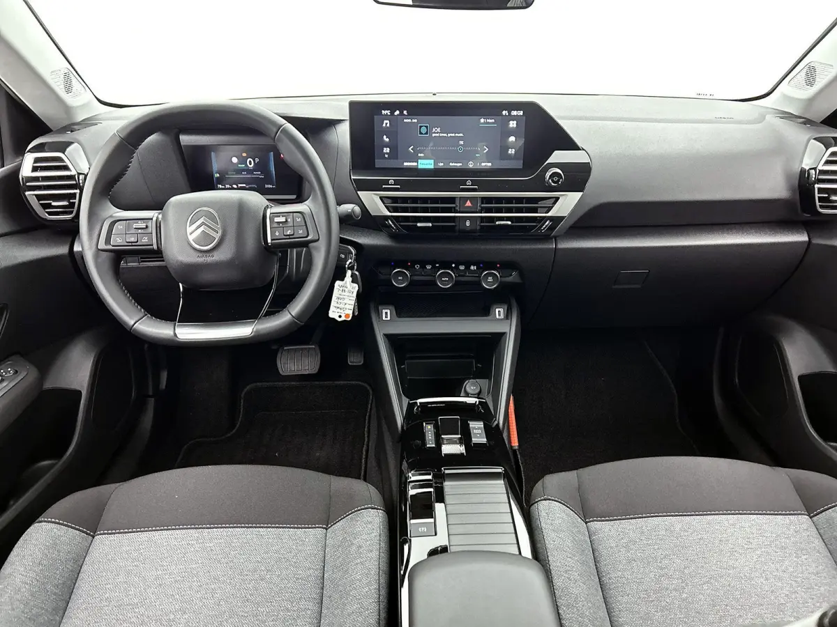 You 50 kWh 136pk | Accu 100% | Lage kilometerstand | Navigatie via Apple Carplay / Android Auto | Climate Control | Cruise Control | Parkeersensoren | DAB+ radio | Bluetooth | Armsteun | Vol