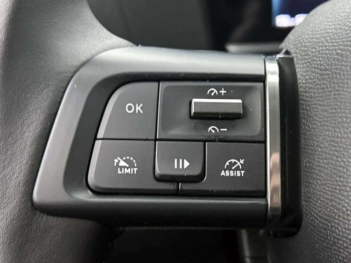 You 50 kWh 136pk | Accu 100% | Lage kilometerstand | Navigatie via Apple Carplay / Android Auto | Climate Control | Cruise Control | Parkeersensoren | DAB+ radio | Bluetooth | Armsteun | Vol
