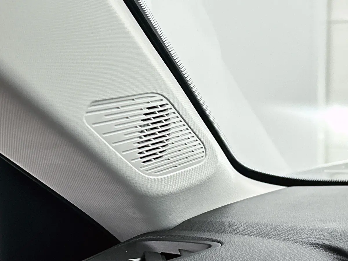 You 50 kWh 136pk | Accu 100% | Lage kilometerstand | Navigatie via Apple Carplay / Android Auto | Climate Control | Cruise Control | Parkeersensoren | DAB+ radio | Bluetooth | Armsteun | Vol