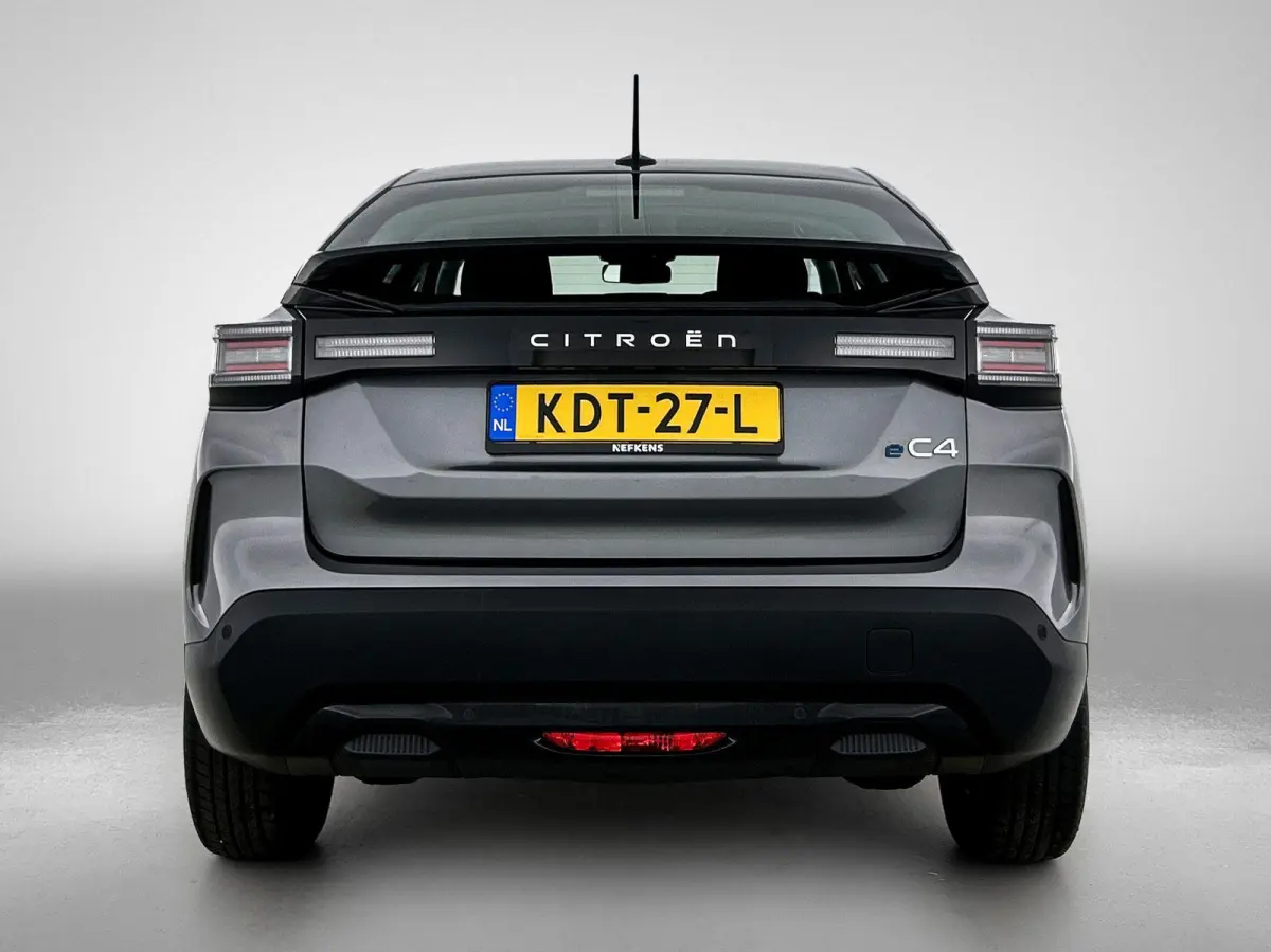 You 50 kWh 136pk | Accu 100% | Lage kilometerstand | Navigatie via Apple Carplay / Android Auto | Climate Control | Cruise Control | Parkeersensoren | DAB+ radio | Bluetooth | Armsteun | Vol