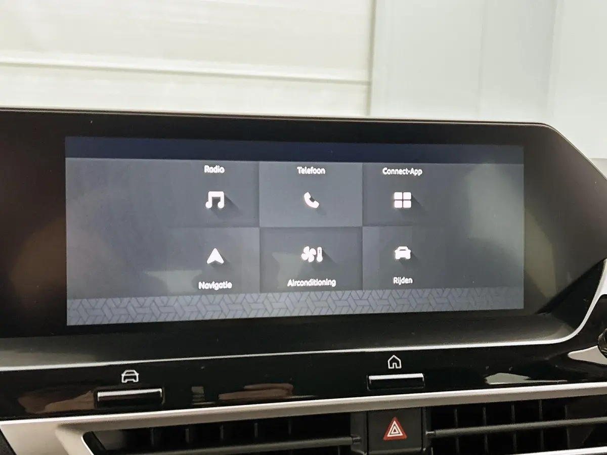 You 50 kWh 136pk | Accu 100% | Lage kilometerstand | Navigatie via Apple Carplay / Android Auto | Climate Control | Cruise Control | Parkeersensoren | DAB+ radio | Bluetooth | Armsteun | Vol