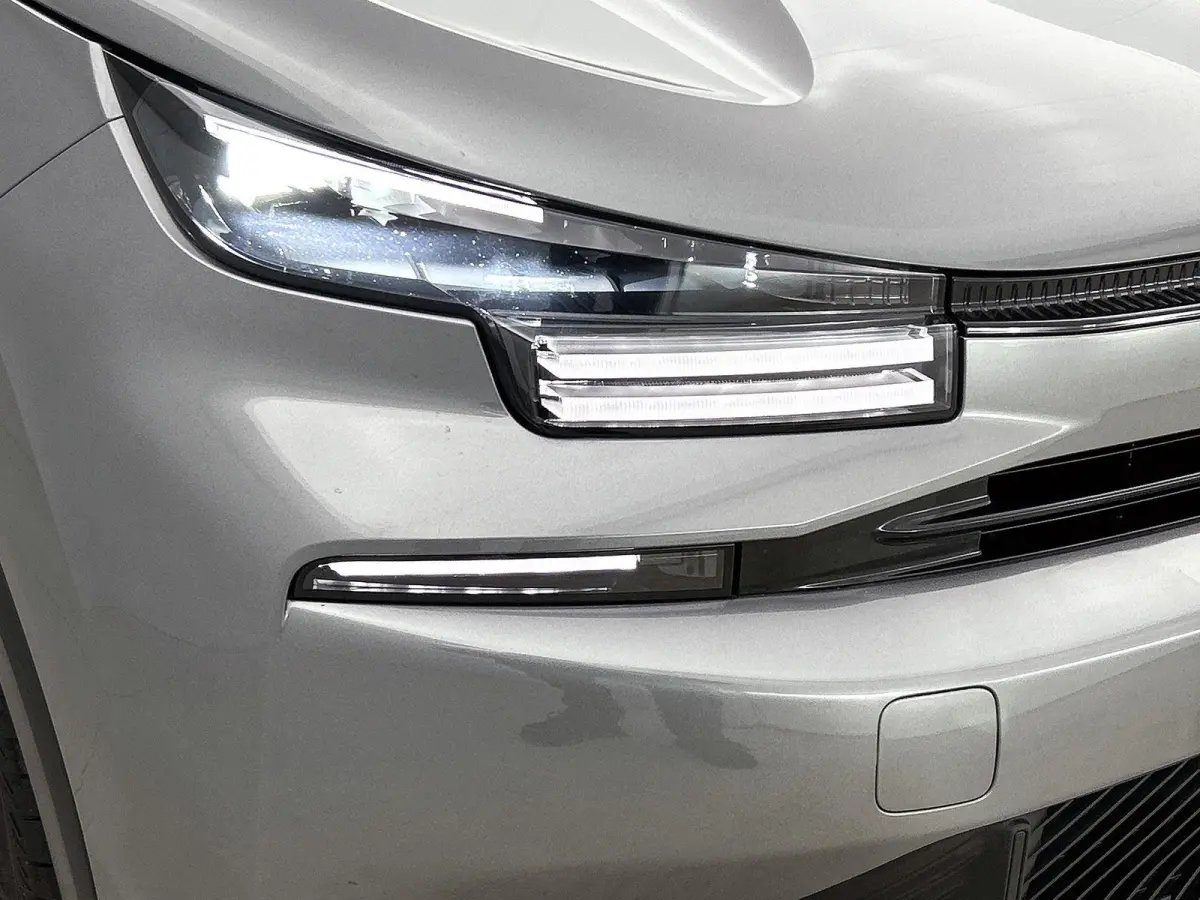 You 50 kWh 136pk | Accu 100% | Lage kilometerstand | Navigatie via Apple Carplay / Android Auto | Climate Control | Cruise Control | Parkeersensoren | DAB+ radio | Bluetooth | Armsteun | Vol