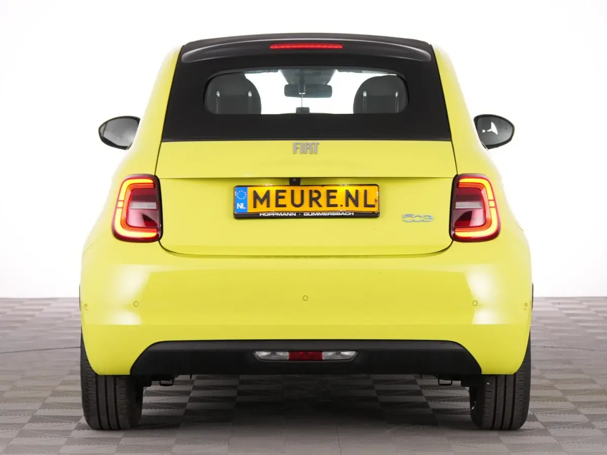 Urban Plus 24 kWh | CAMERA | CARPLAY | Stoelverwarming | PDC | SOH: 100% | !