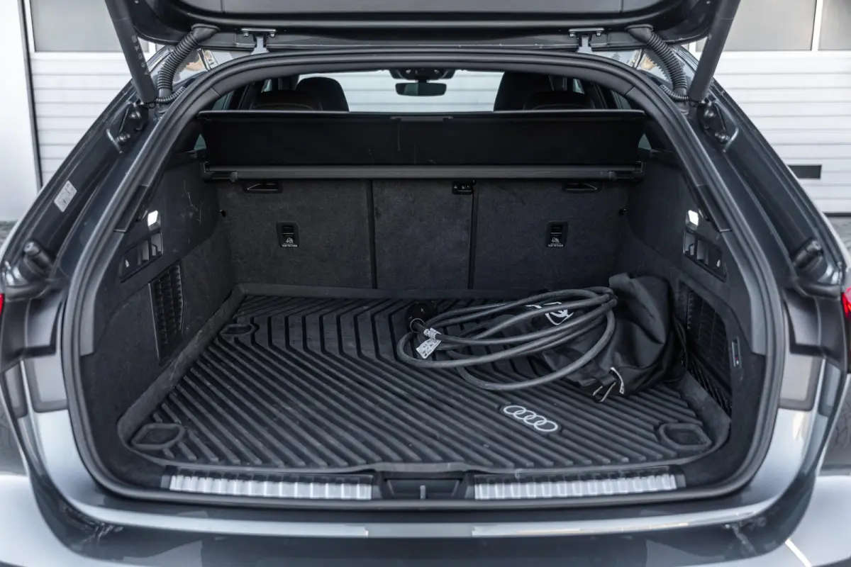 Avant 2.0 367pk quattro S edition Competition | Trekhaak | B&O Audio | Winterpakket