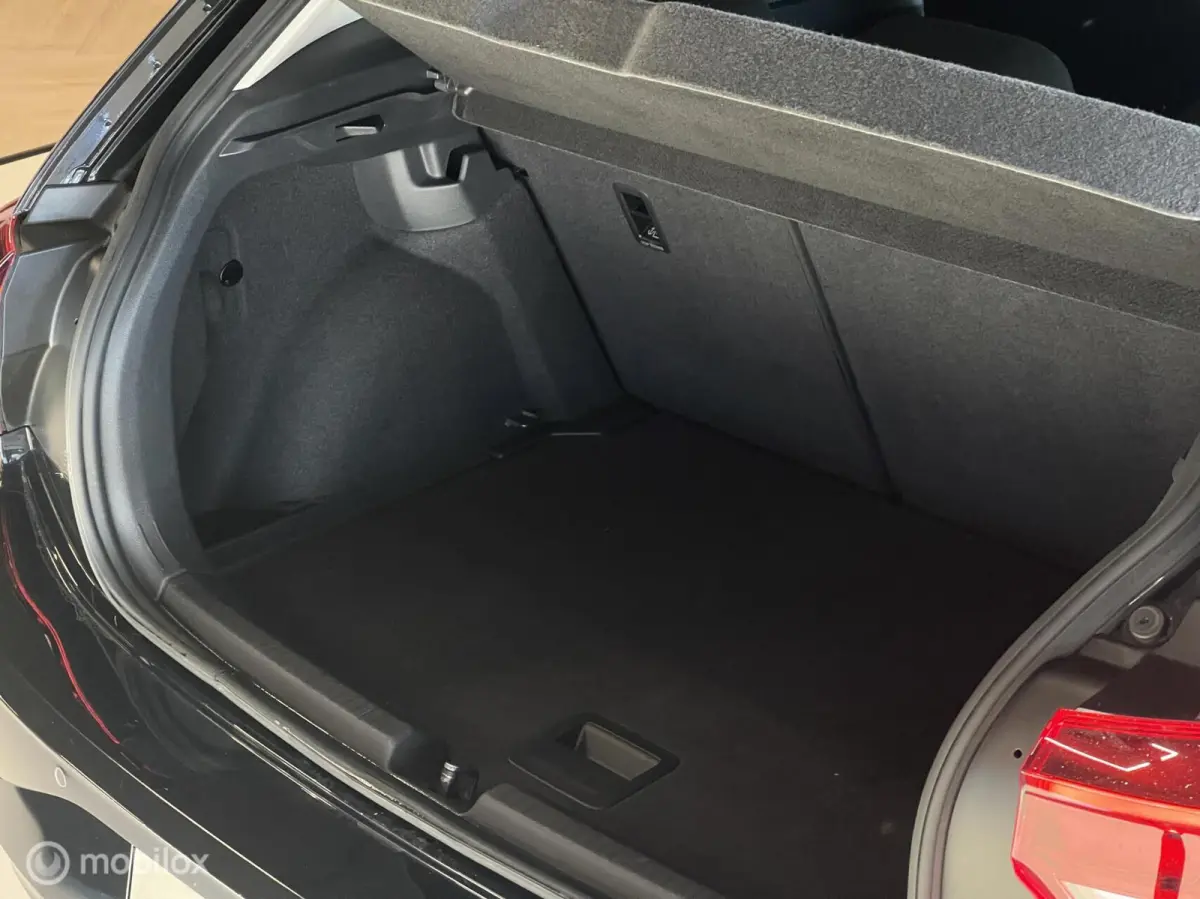 | Pano | Virtual Cockpit | Stoelverwarming | CarPlay | 16” LM