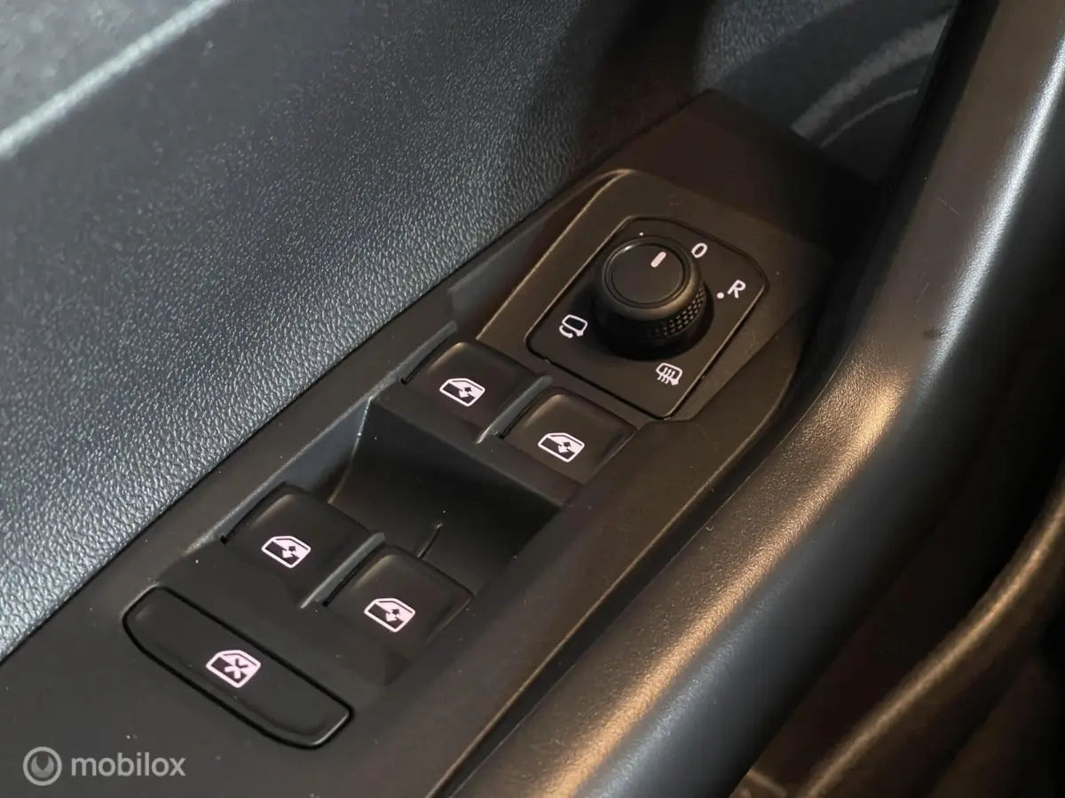 | Pano | Virtual Cockpit | Stoelverwarming | CarPlay | 16” LM
