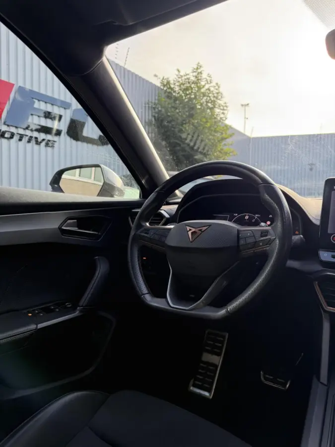 1.4 e-Hybrid Perform. Pano|Memory|Camera|BTW