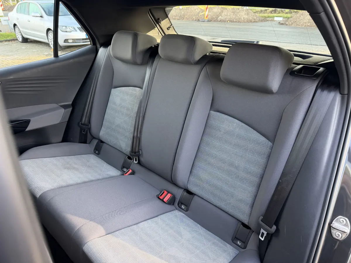 Pro 58 kWh / Sensoren / Carplay / Verw. Stuur + Stoelen / SoH 92,1% /