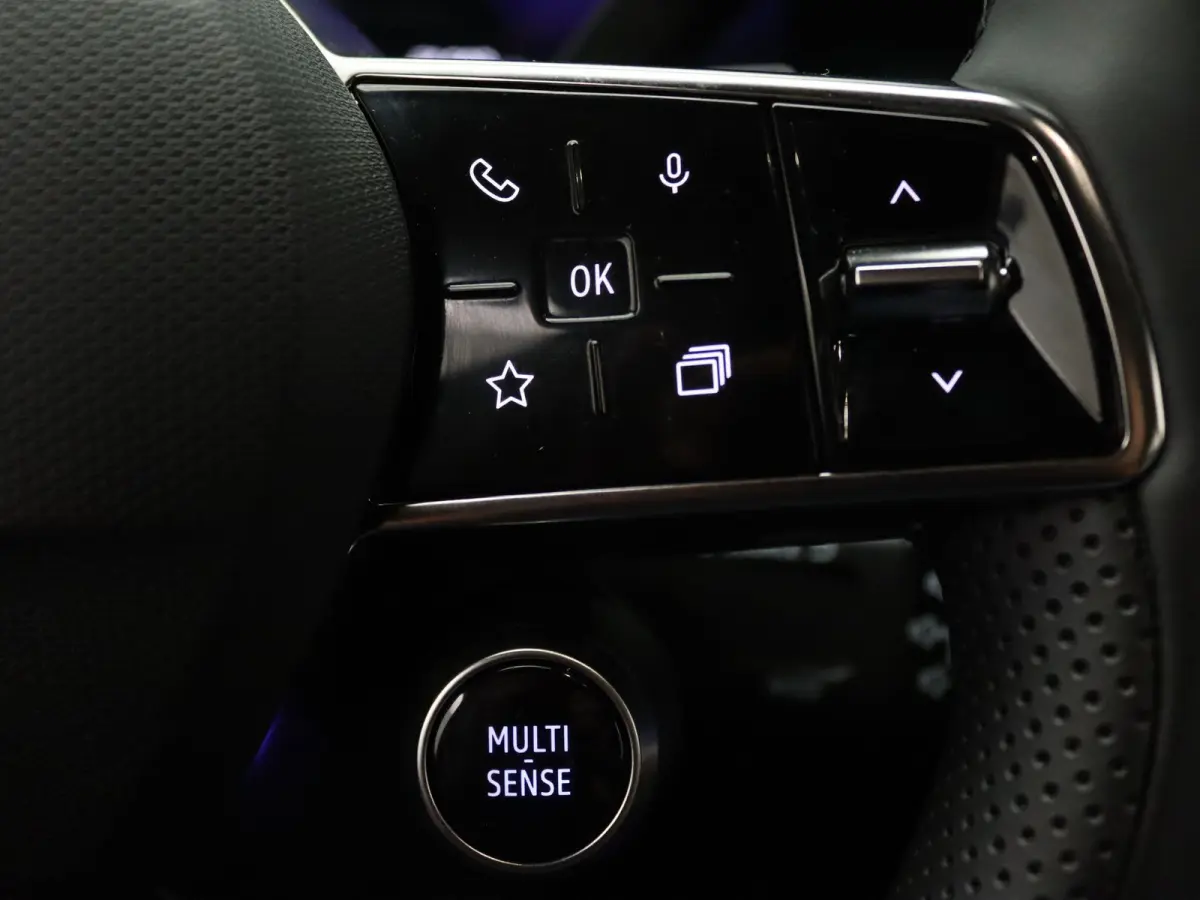 EV87 long range iconic Apple Carplay/Android Auto | Climate