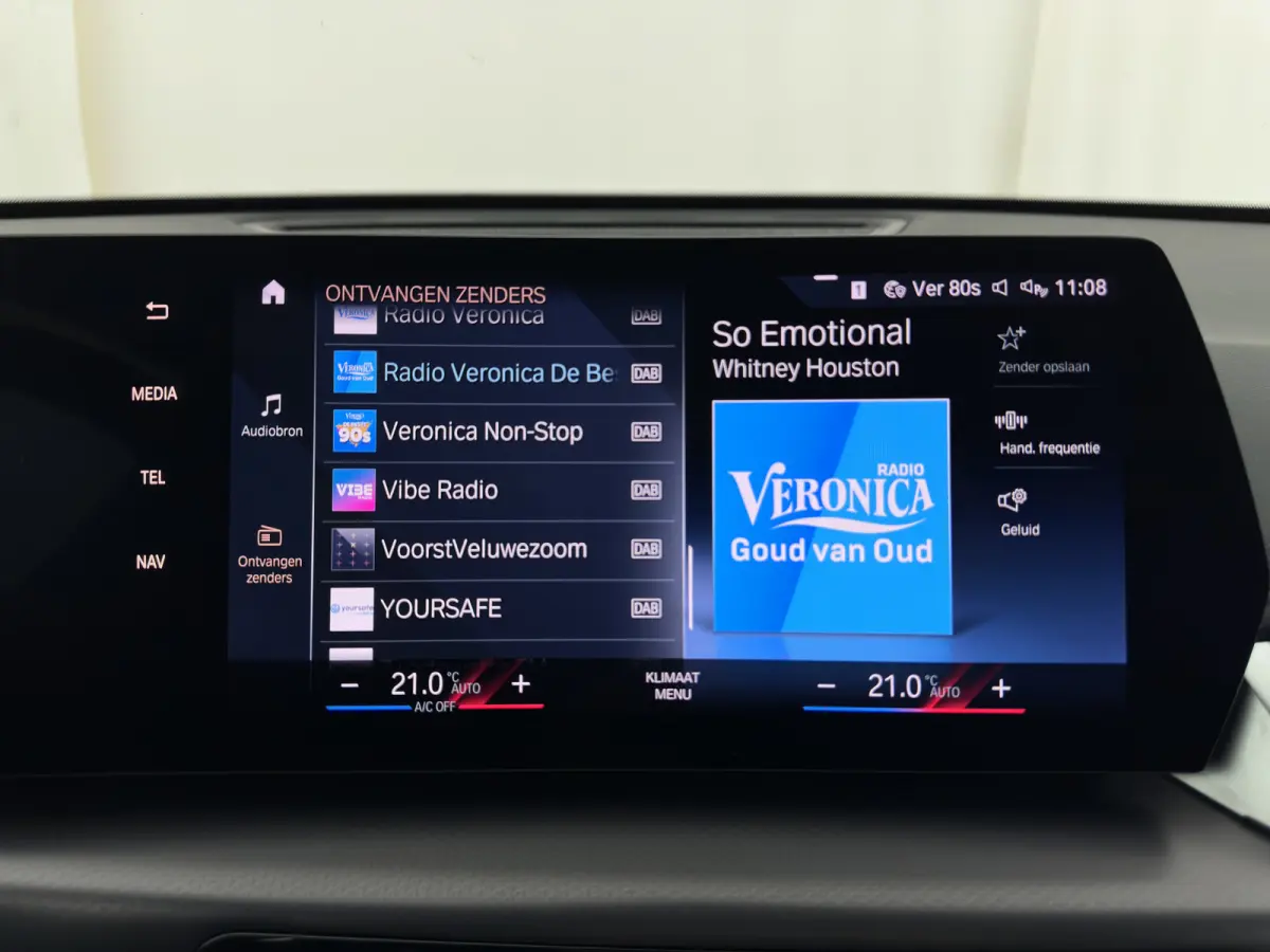 xDrive30 M-Styling Launch Edition 67 kWh (3-Fase-11kW) {SoH-99%) (INCL.BTW) *LEATHER-MICROFIBRE | FULL-LED | HARMAN/KARDON | WIDESCREEN-DIGI-COCKPIT | CAMERA | PRIVACY-GLASS | SHIFT-PADDLES 