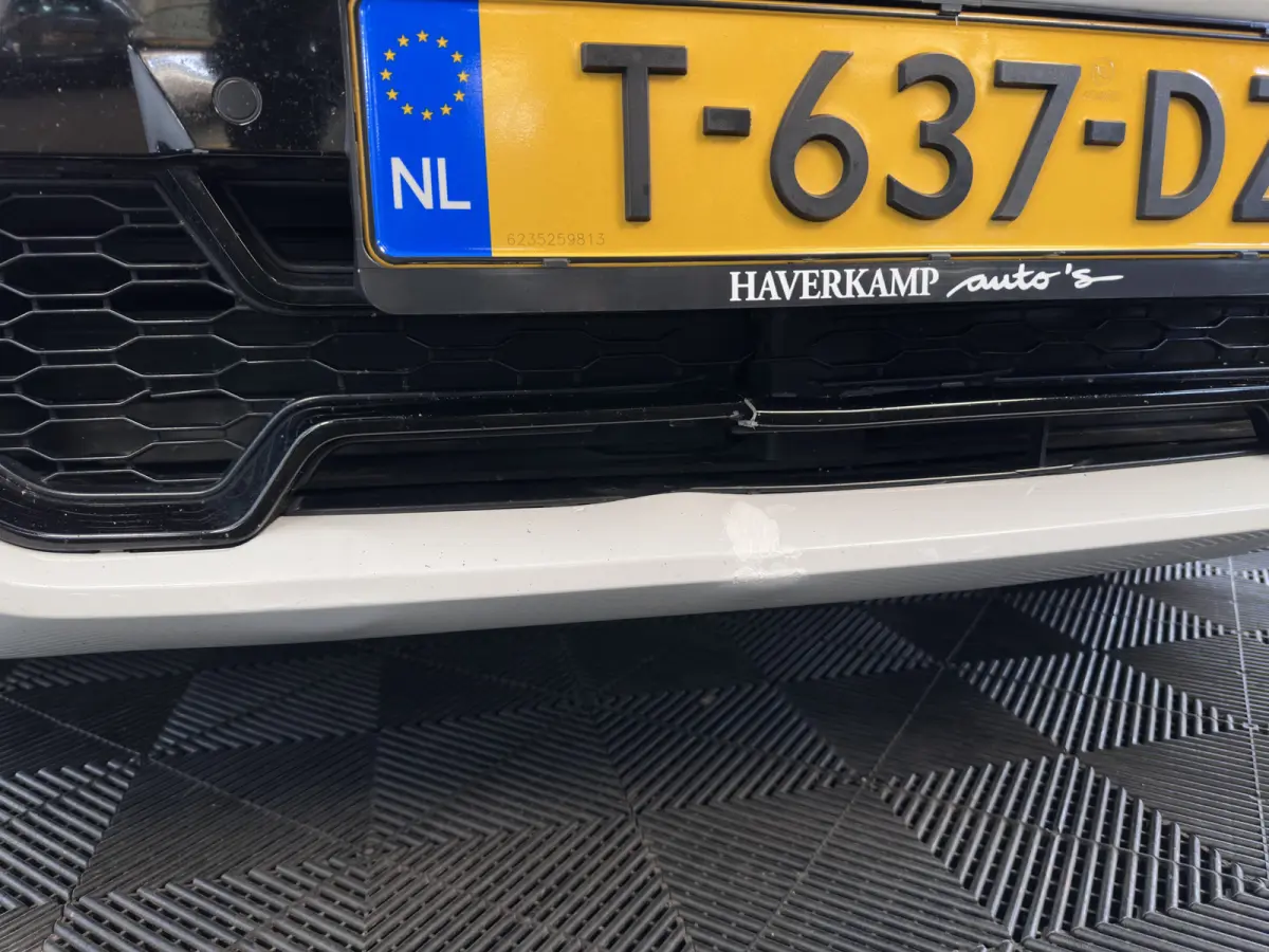 xDrive30 M-Styling Launch Edition 67 kWh (3-Fase-11kW) {SoH-99%) (INCL.BTW) *LEATHER-MICROFIBRE | FULL-LED | HARMAN/KARDON | WIDESCREEN-DIGI-COCKPIT | CAMERA | PRIVACY-GLASS | SHIFT-PADDLES 