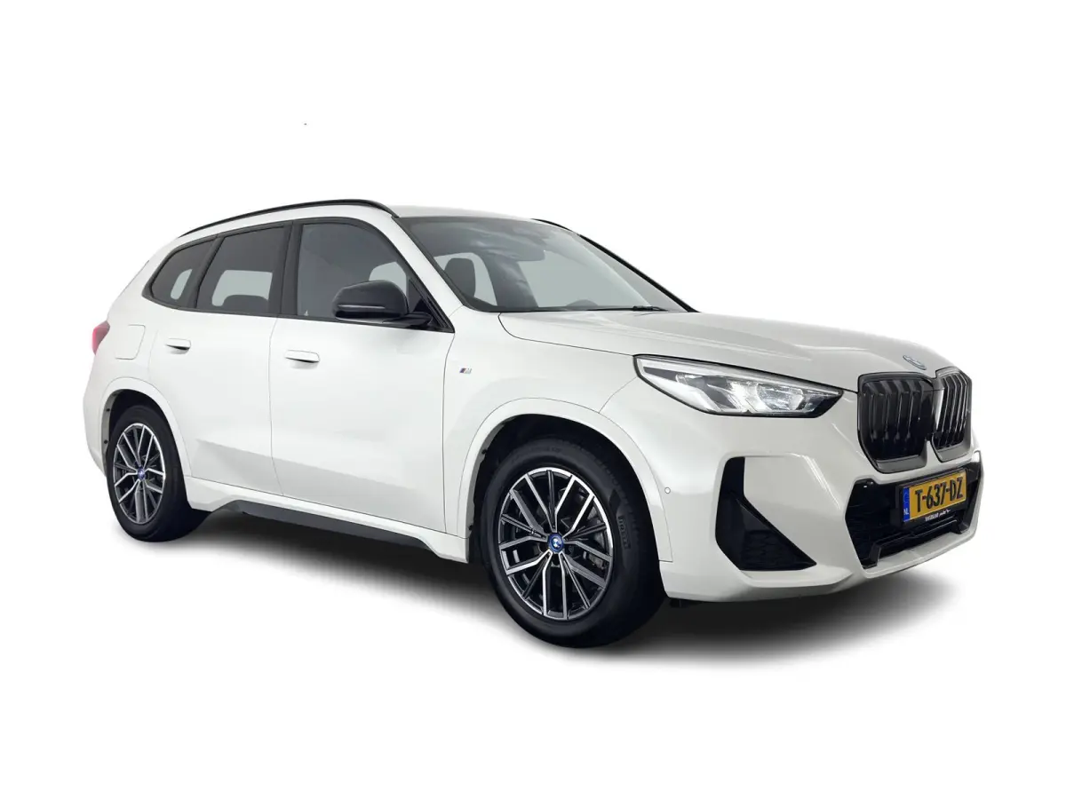 xDrive30 M-Styling Launch Edition 67 kWh (3-Fase-11kW) {SoH-99%) (INCL.BTW) *LEATHER-MICROFIBRE | FULL-LED | HARMAN/KARDON | WIDESCREEN-DIGI-COCKPIT | CAMERA | PRIVACY-GLASS | SHIFT-PADDLES 