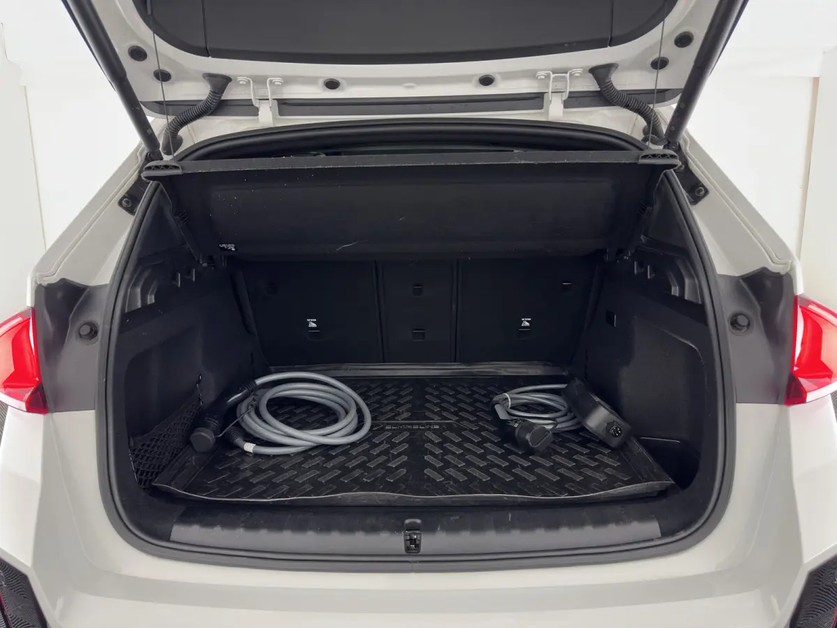 xDrive30 M-Styling Launch Edition 67 kWh (3-Fase-11kW) {SoH-99%) (INCL.BTW) *LEATHER-MICROFIBRE | FULL-LED | HARMAN/KARDON | WIDESCREEN-DIGI-COCKPIT | CAMERA | PRIVACY-GLASS | SHIFT-PADDLES 