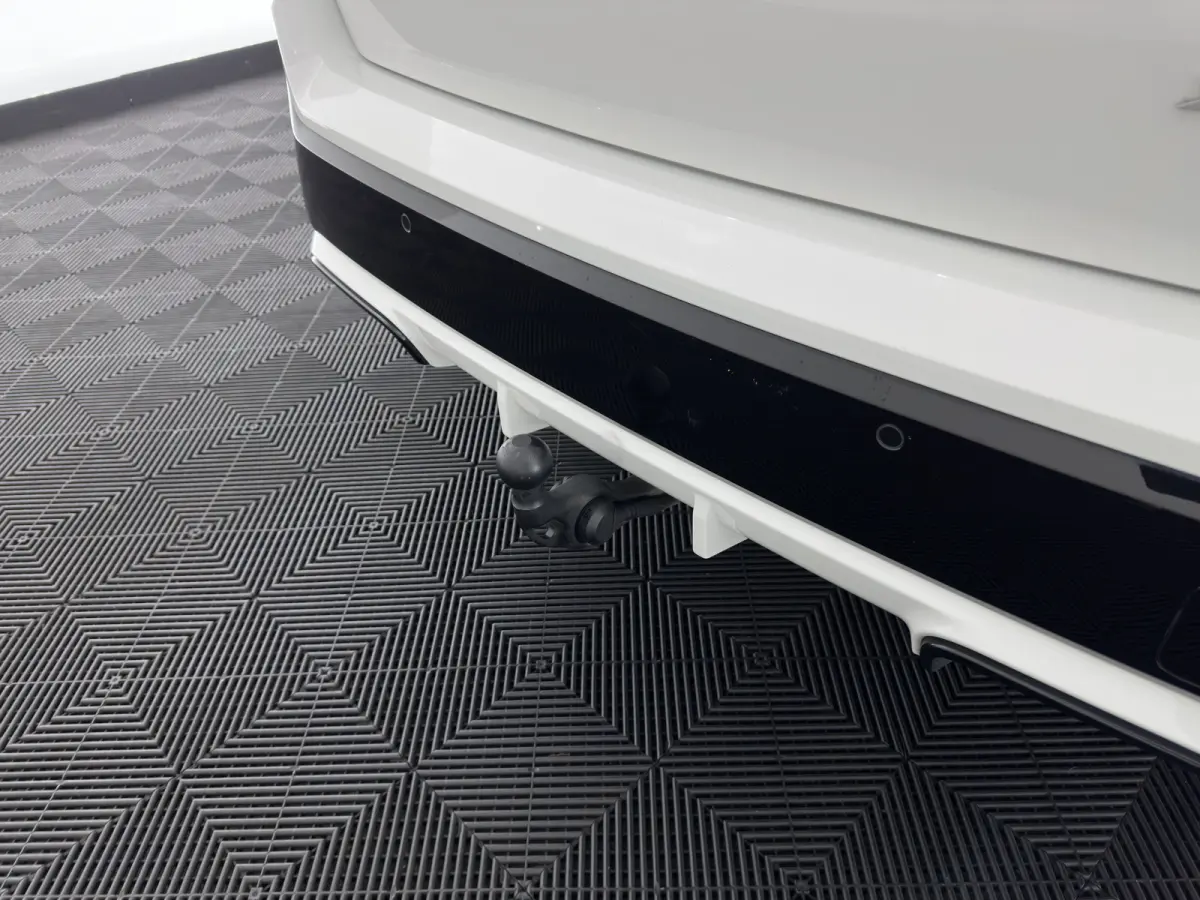xDrive30 M-Styling Launch Edition 67 kWh (3-Fase-11kW) {SoH-99%) (INCL.BTW) *LEATHER-MICROFIBRE | FULL-LED | HARMAN/KARDON | WIDESCREEN-DIGI-COCKPIT | CAMERA | PRIVACY-GLASS | SHIFT-PADDLES 