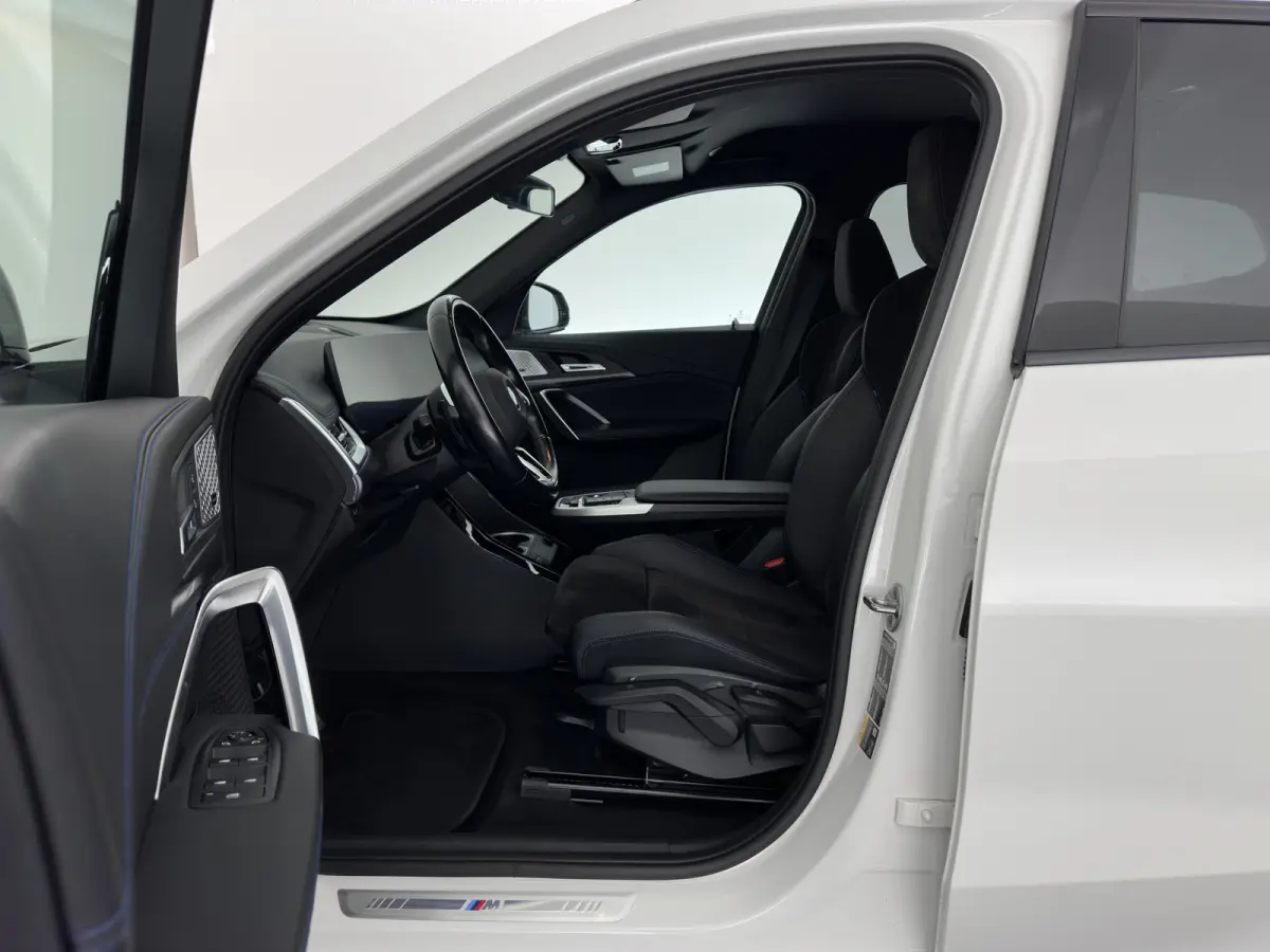 xDrive30 M-Styling Launch Edition 67 kWh (3-Fase-11kW) {SoH-99%) (INCL.BTW) *LEATHER-MICROFIBRE | FULL-LED | HARMAN/KARDON | WIDESCREEN-DIGI-COCKPIT | CAMERA | PRIVACY-GLASS | SHIFT-PADDLES 