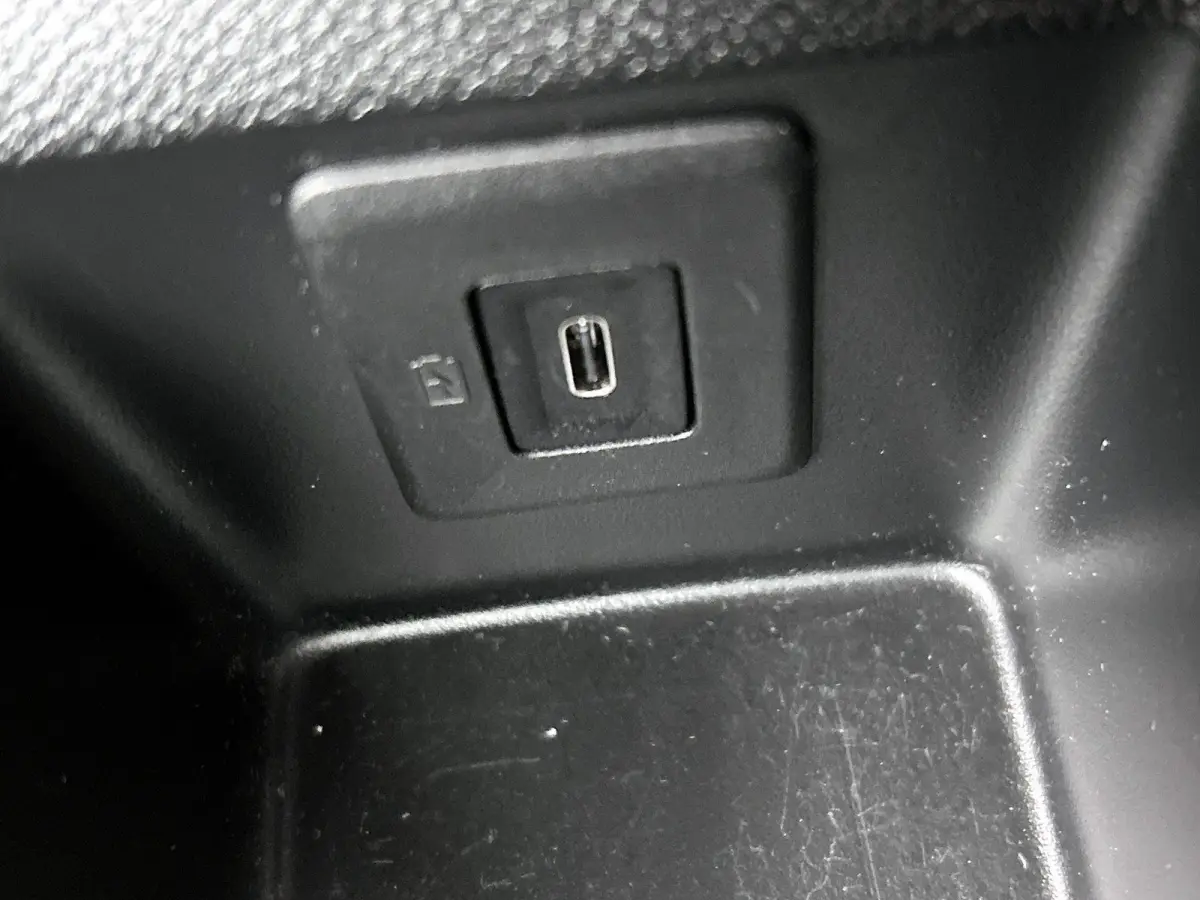 SUV Max 44 kWh Comfort Range 113pk | Accu 95% | Lage kilometerstand! | Navigatie | Achteruitrijcamera | Climate Control | Cruise Control | Parkeersensoren v+a | Dodehoeksensor | Bluetooth | 