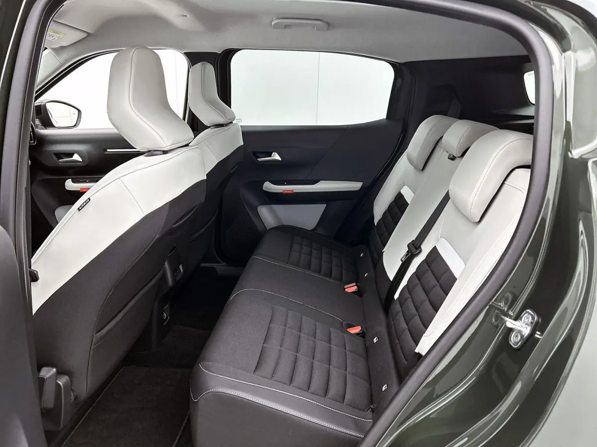 SUV Max 44 kWh Comfort Range 113pk | Accu 95% | Lage kilometerstand! | Navigatie | Achteruitrijcamera | Climate Control | Cruise Control | Parkeersensoren v+a | Dodehoeksensor | Bluetooth | 
