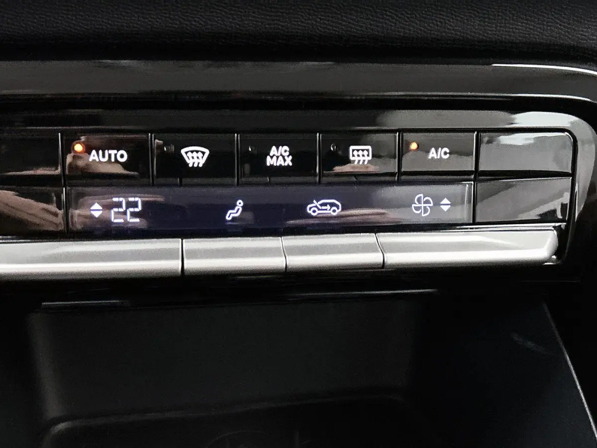 SUV Max 44 kWh Comfort Range 113pk | Accu 95% | Lage kilometerstand! | Navigatie | Achteruitrijcamera | Climate Control | Cruise Control | Parkeersensoren v+a | Dodehoeksensor | Bluetooth | 