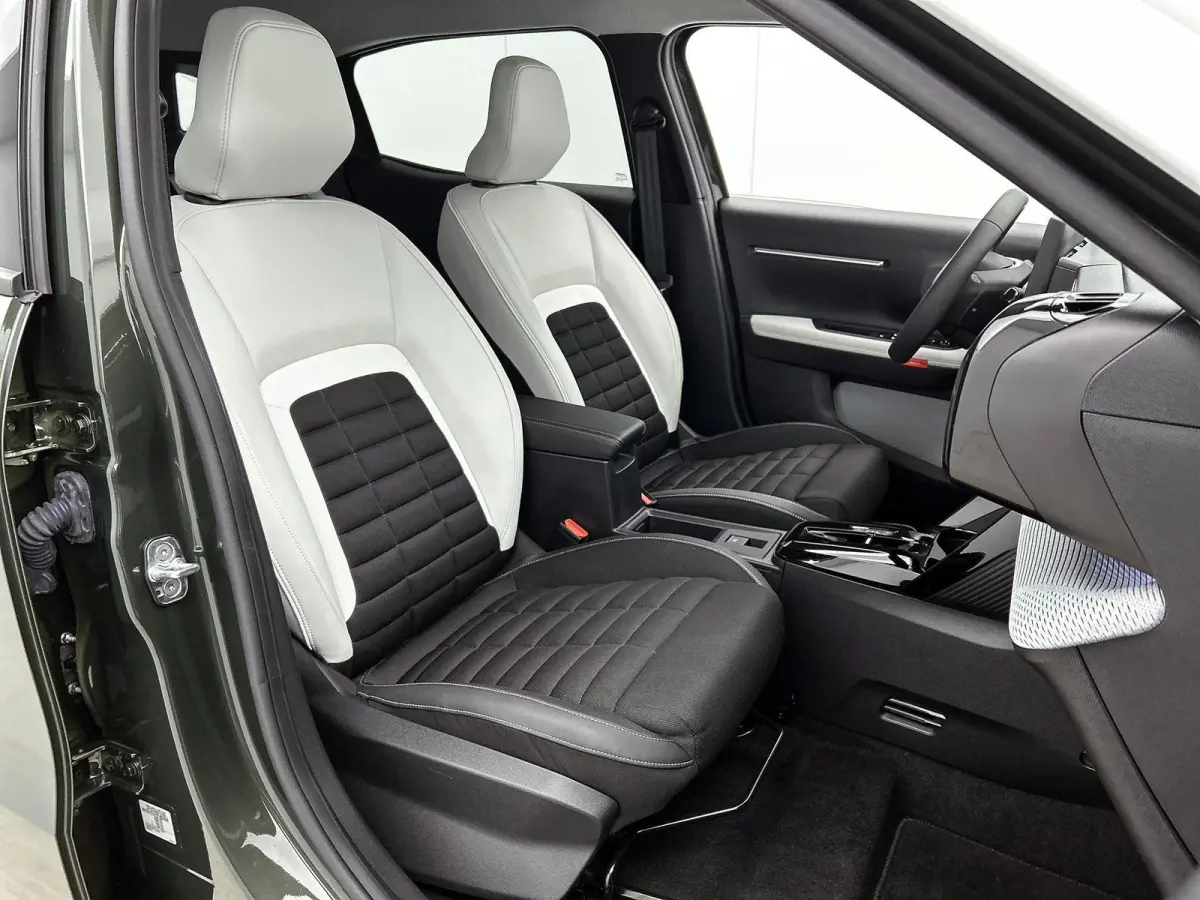 SUV Max 44 kWh Comfort Range 113pk | Accu 95% | Lage kilometerstand! | Navigatie | Achteruitrijcamera | Climate Control | Cruise Control | Parkeersensoren v+a | Dodehoeksensor | Bluetooth | 