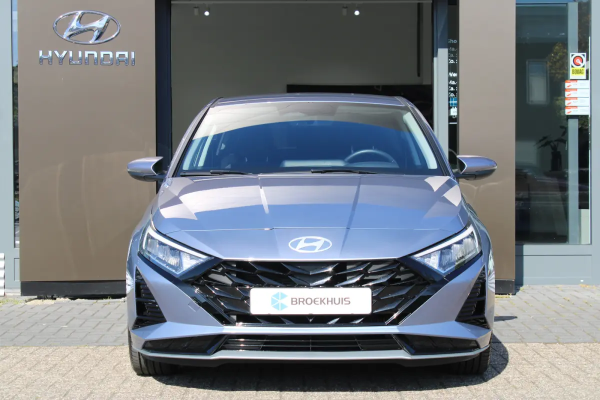 1.0 T-GDI Premium Automaat | Trekhaak | 17'' velgen | Parkeersensoren | Climate controle | Cruise control | Draadloos laden | Keyless entry | Privacy glass