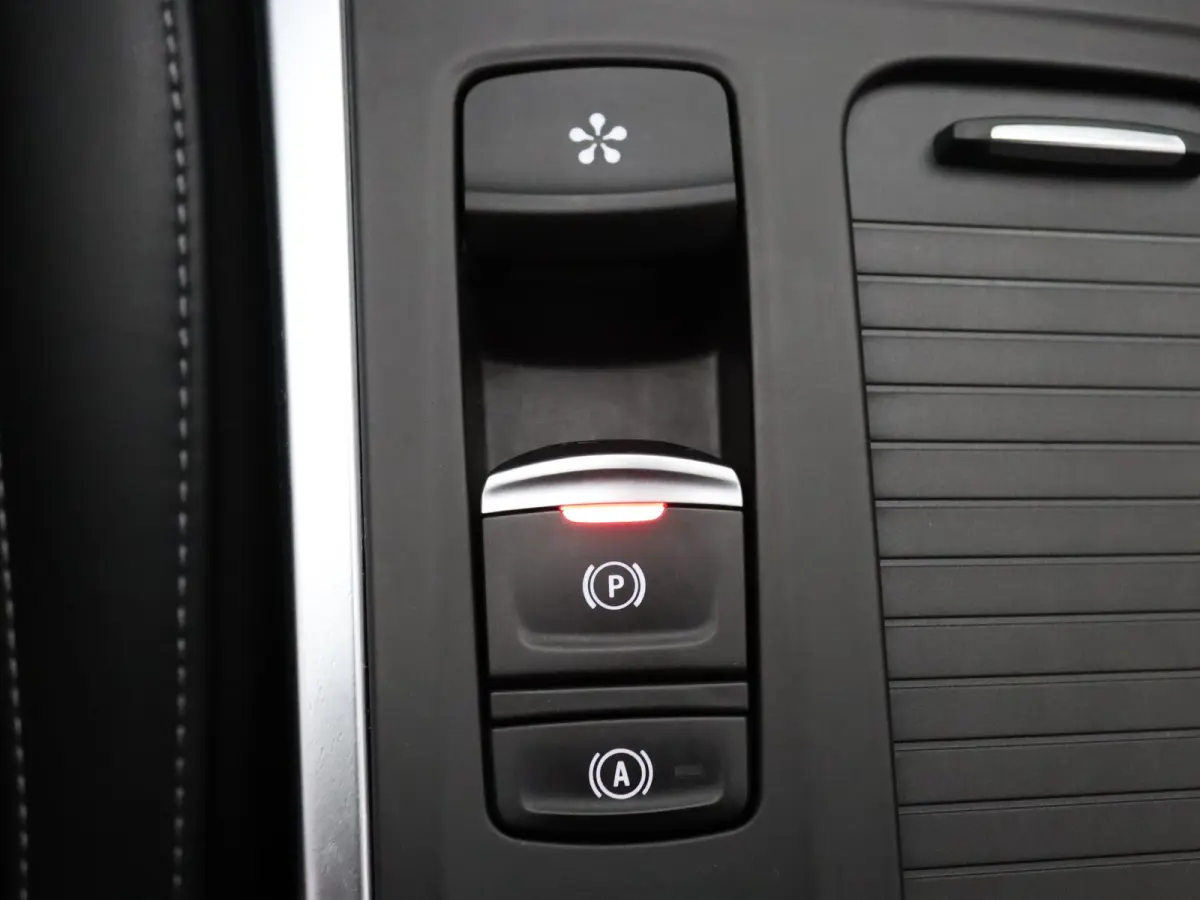 160pk Plug-In Hybrid Intens Apple Carplay/Android Auto | Climate