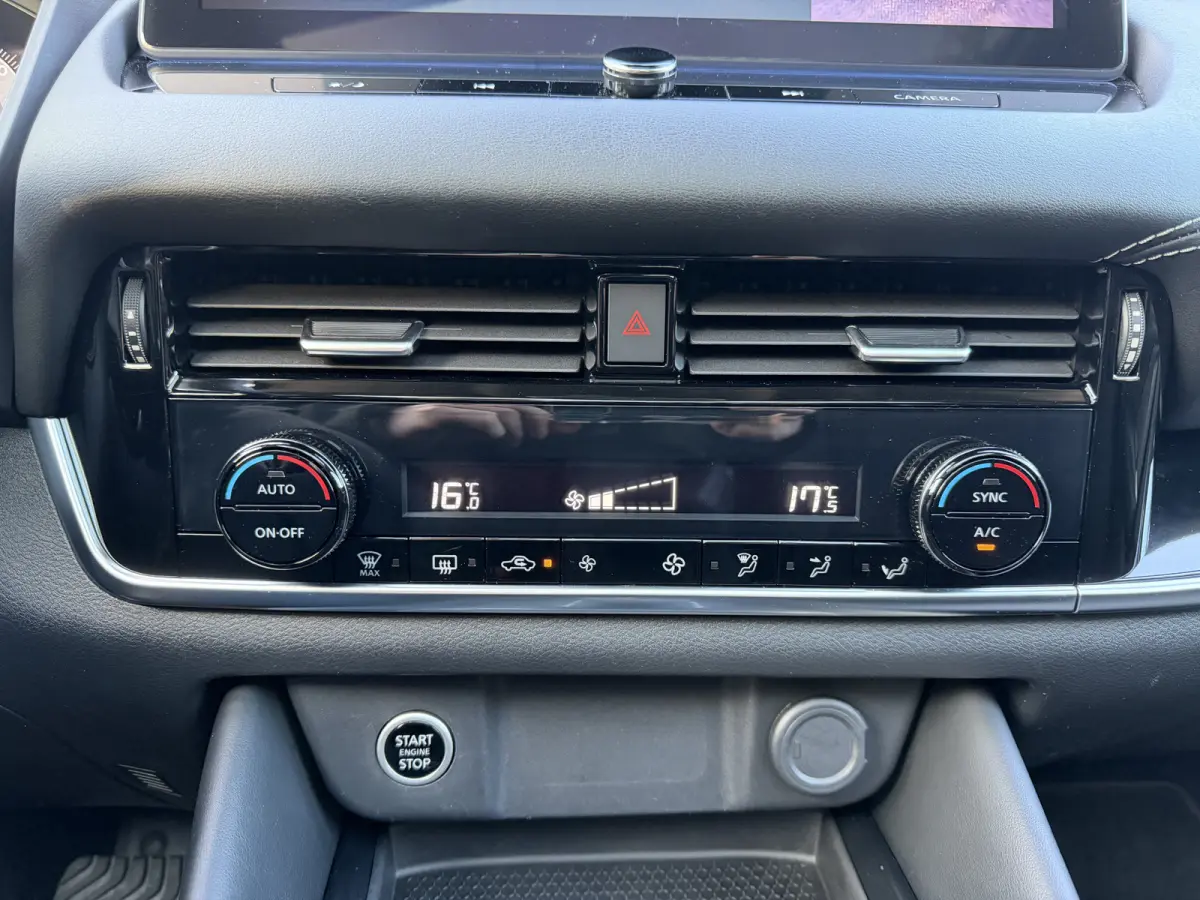 1.3 MHEV Xtronic N-Connecta / 360 Camera / Keyless / Carplay / Sensoren /