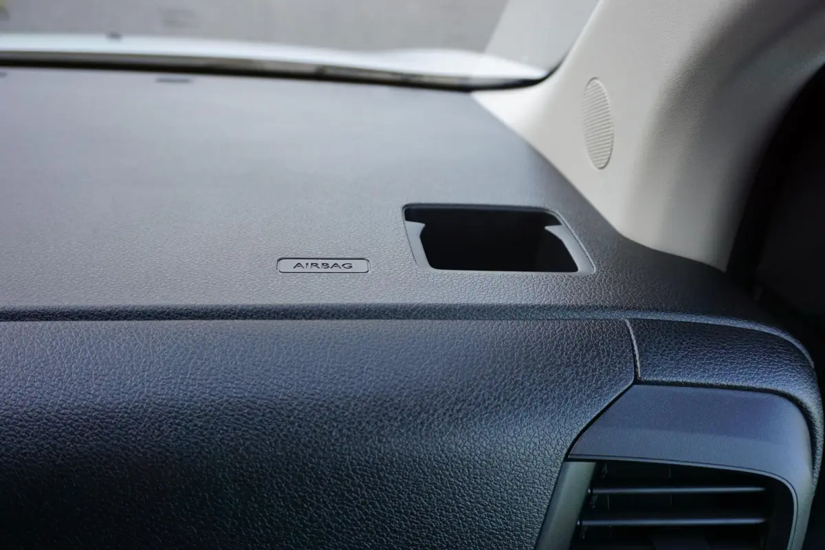 2.0 BlueHDI 145 L2 Automaat |Full-LED koplampen |Nieuwstaat |Groot scherm |Navi |Camera |Cruise |Carplay |2e airbag |Dode-hoek sensoren |Climate control |Betimmering