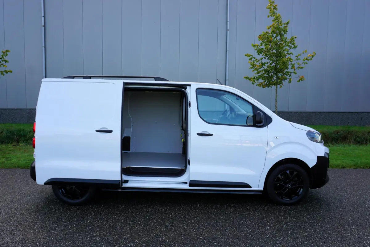 2.0 BlueHDI 145 L2 Automaat |Full-LED koplampen |Nieuwstaat |Groot scherm |Navi |Camera |Cruise |Carplay |2e airbag |Dode-hoek sensoren |Climate control |Betimmering