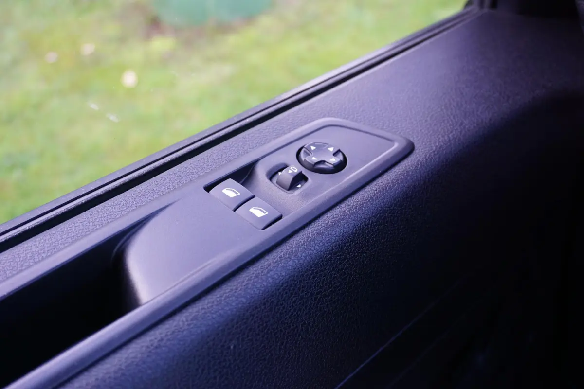 2.0 BlueHDI 145 L2 Automaat |Full-LED koplampen |Nieuwstaat |Groot scherm |Navi |Camera |Cruise |Carplay |2e airbag |Dode-hoek sensoren |Climate control |Betimmering