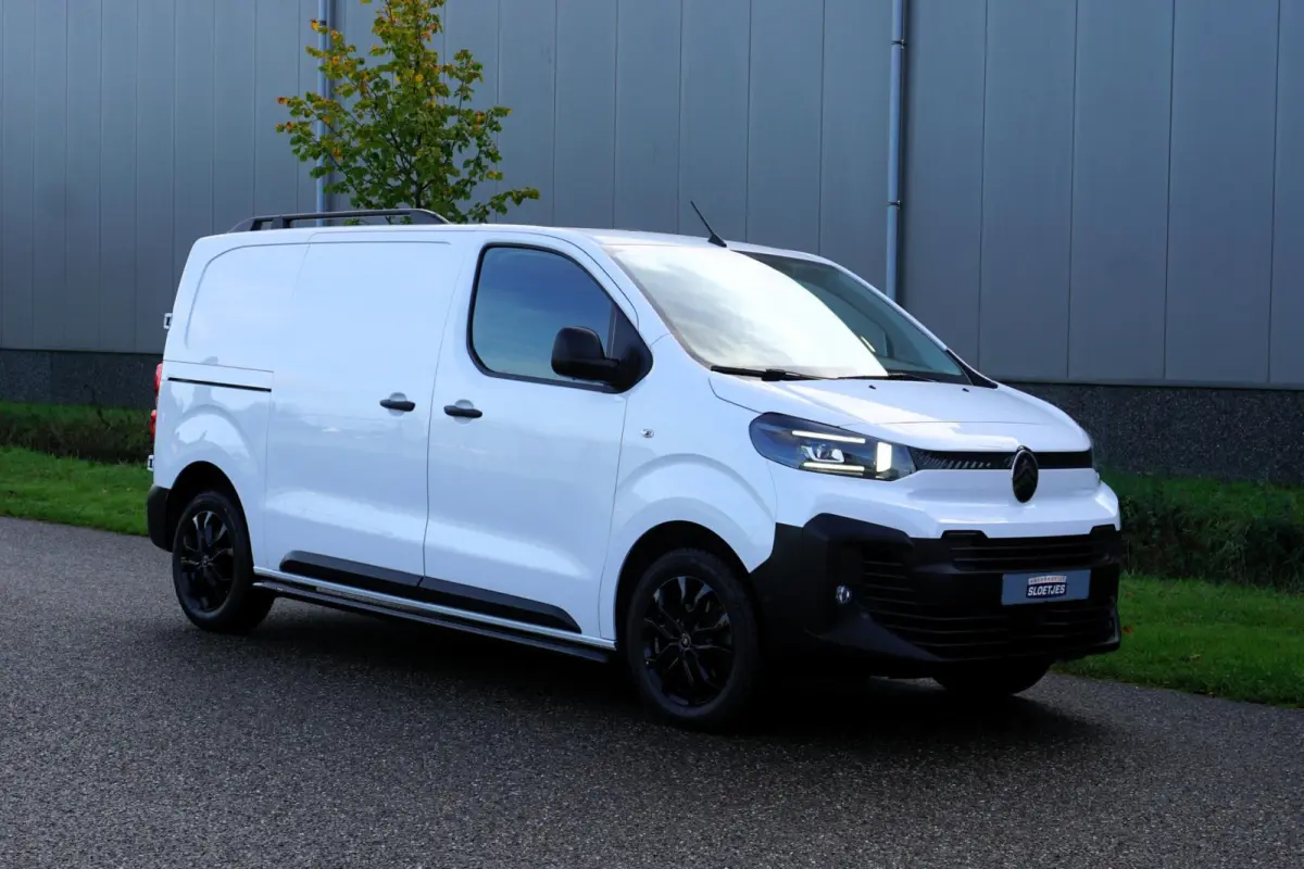 2.0 BlueHDI 145 L2 Automaat |Full-LED koplampen |Nieuwstaat |Groot scherm |Navi |Camera |Cruise |Carplay |2e airbag |Dode-hoek sensoren |Climate control |Betimmering