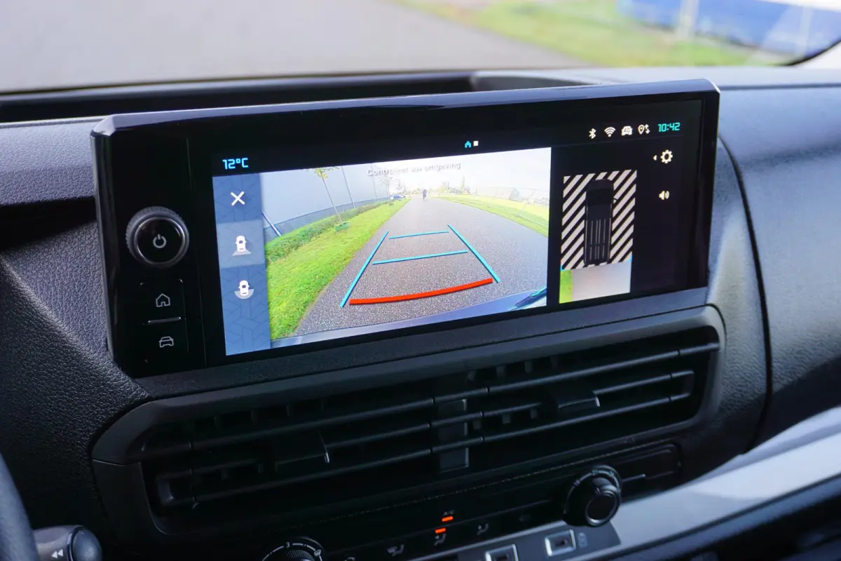 2.0 BlueHDI 145 L2 Automaat |Full-LED koplampen |Nieuwstaat |Groot scherm |Navi |Camera |Cruise |Carplay |2e airbag |Dode-hoek sensoren |Climate control |Betimmering