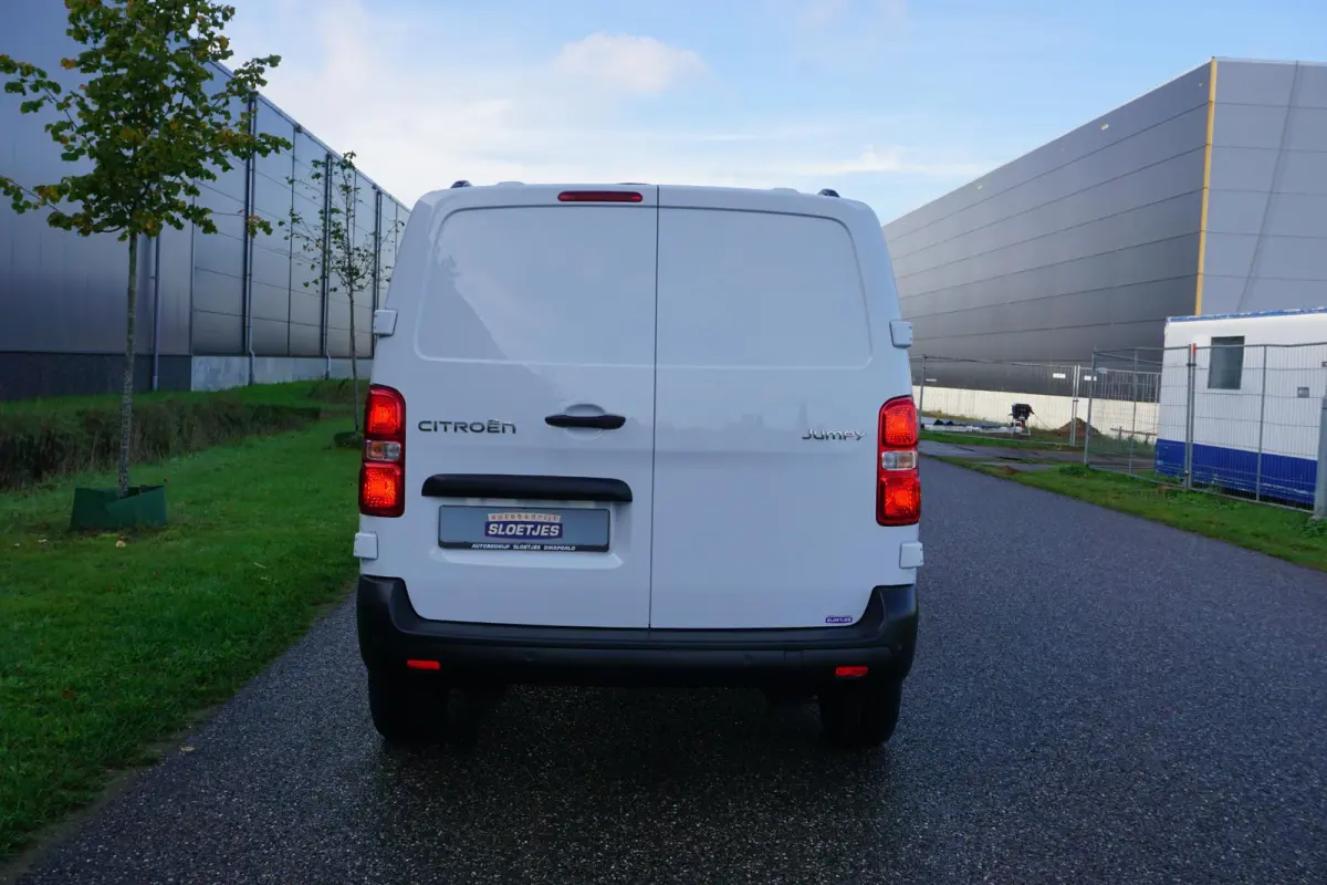2.0 BlueHDI 145 L2 Automaat |Full-LED koplampen |Nieuwstaat |Groot scherm |Navi |Camera |Cruise |Carplay |2e airbag |Dode-hoek sensoren |Climate control |Betimmering