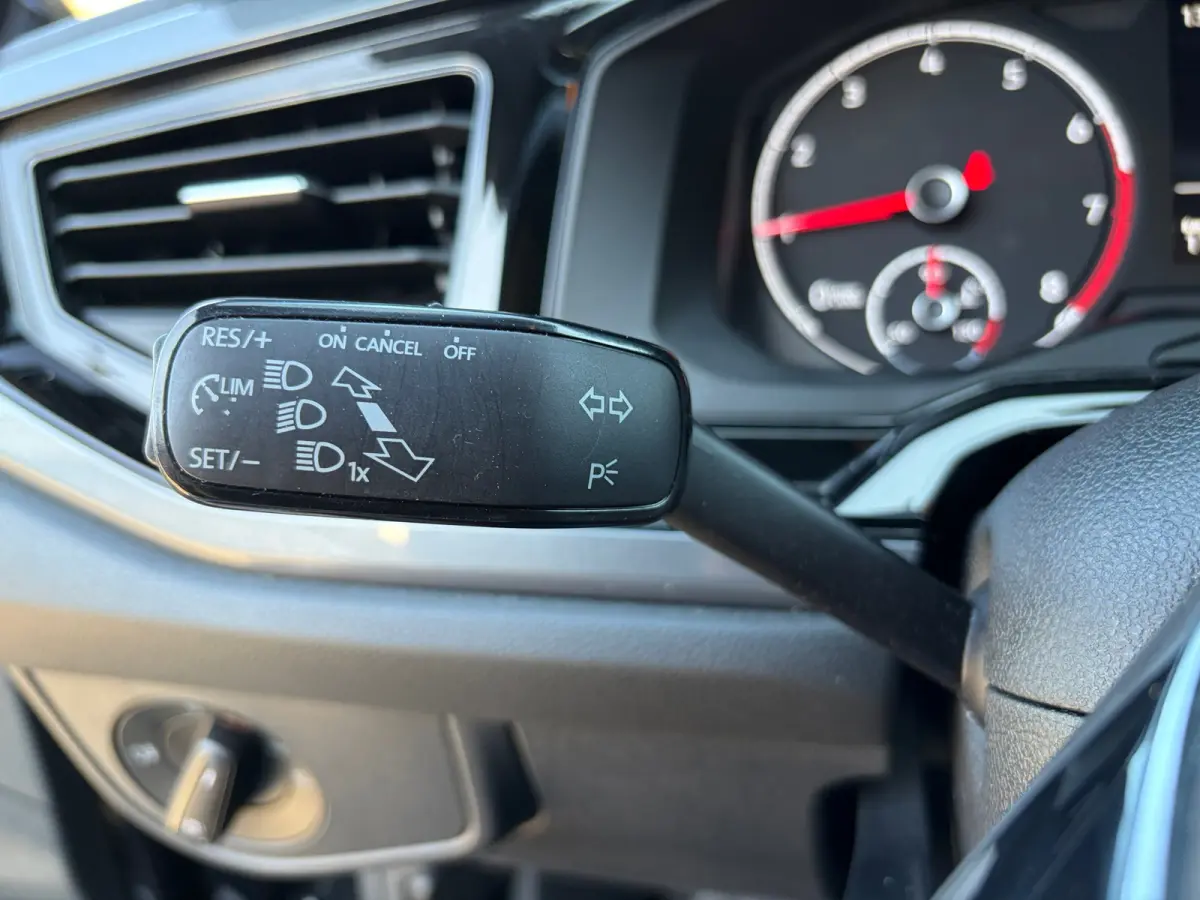 1.0 TSI Highline PANO I R - LINE I 1E EIG I PDC I CARPLAY I LEER