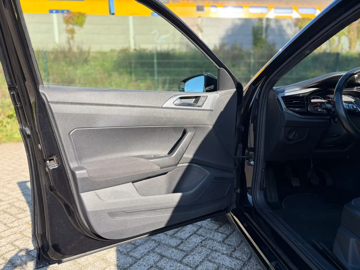 1.0 TSI Highline PANO I R - LINE I 1E EIG I PDC I CARPLAY I LEER
