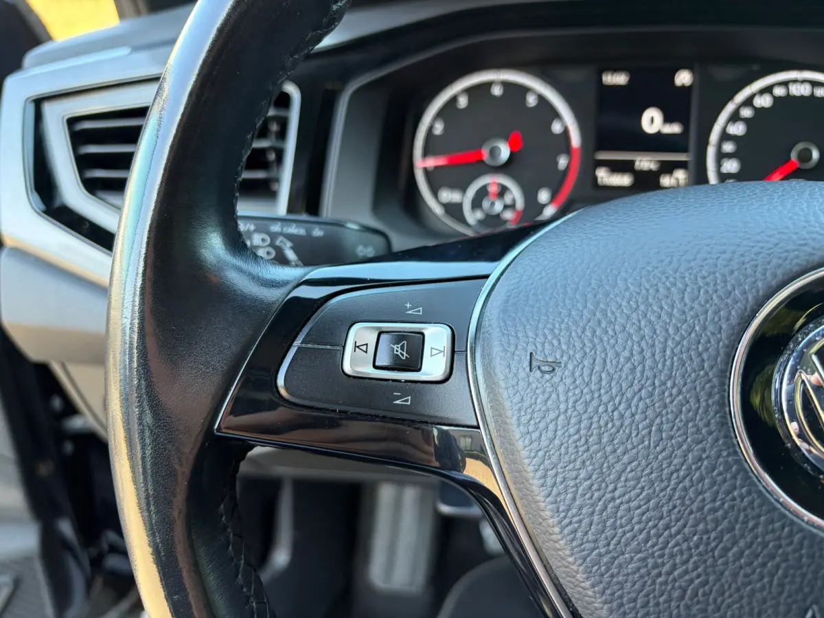 1.0 TSI Highline PANO I R - LINE I 1E EIG I PDC I CARPLAY I LEER