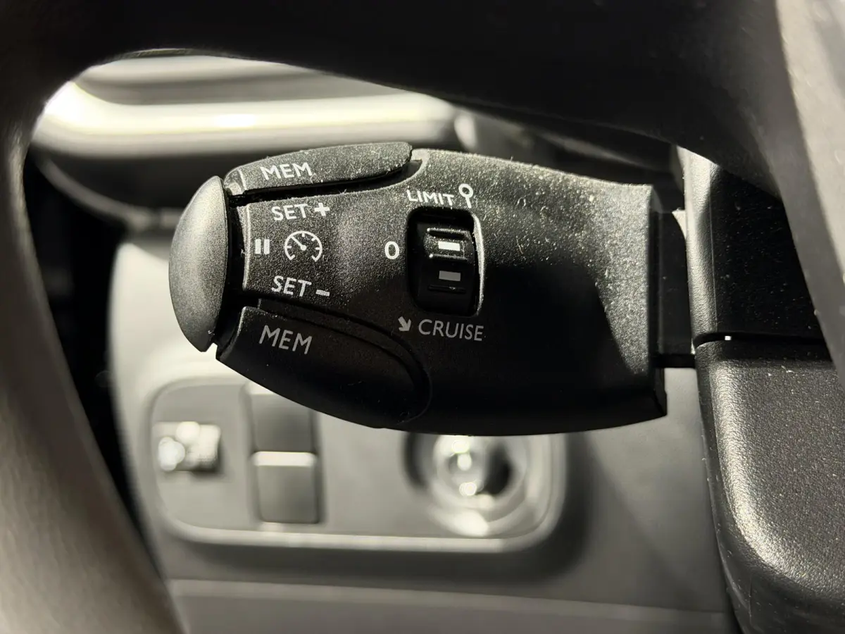 1.2 PureTech Feel | Infotainment systeem | Elektrische ramen | Van 1e Eigenaar!